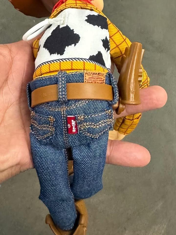 Levi's Toy Story Woody 30周年記念 フィギュア Levi's x Toy Story Woody Figure limited to 1,000 units
