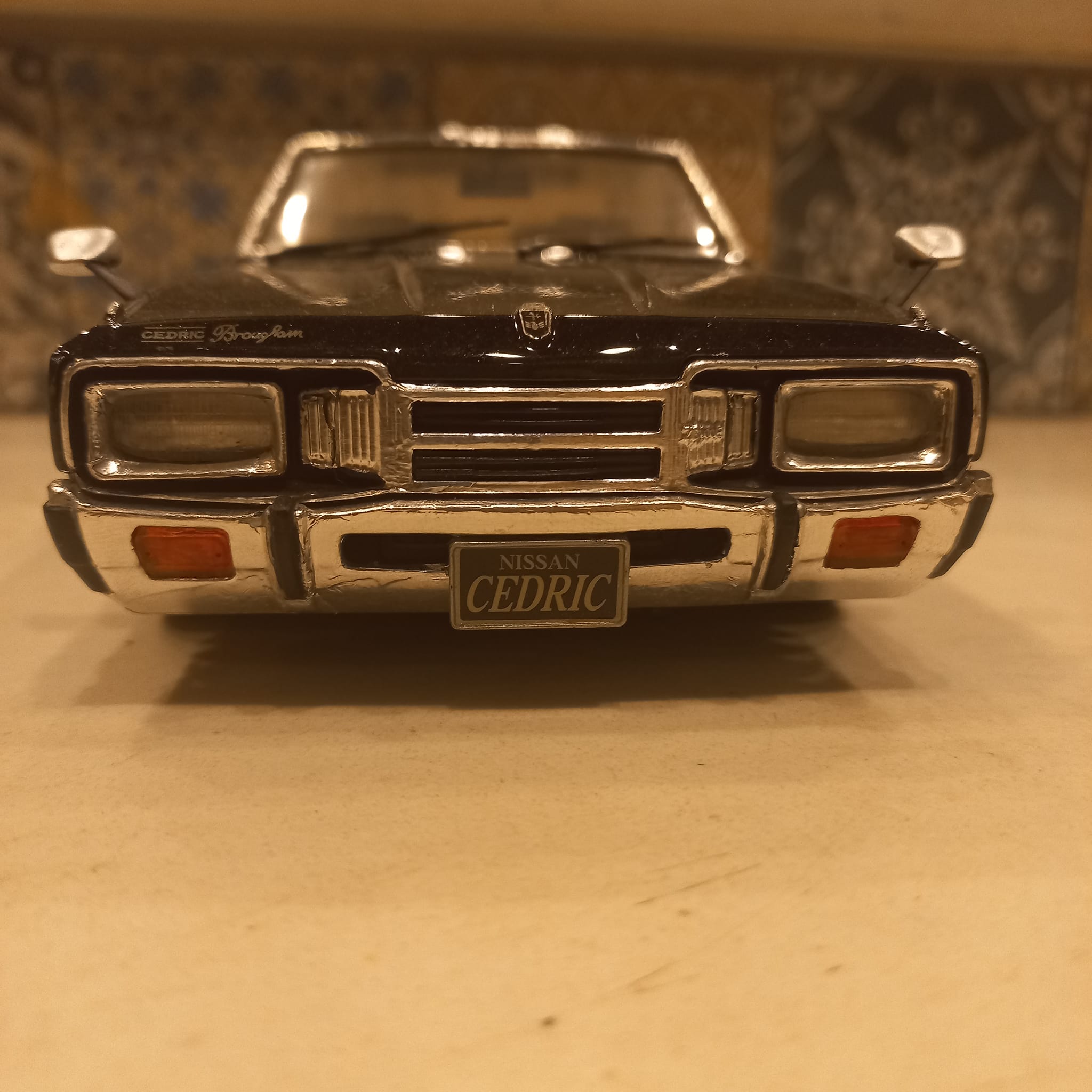 Nissan Cedric ミニカー パープル 1/24 Nissan Cedric Mini Car Purple