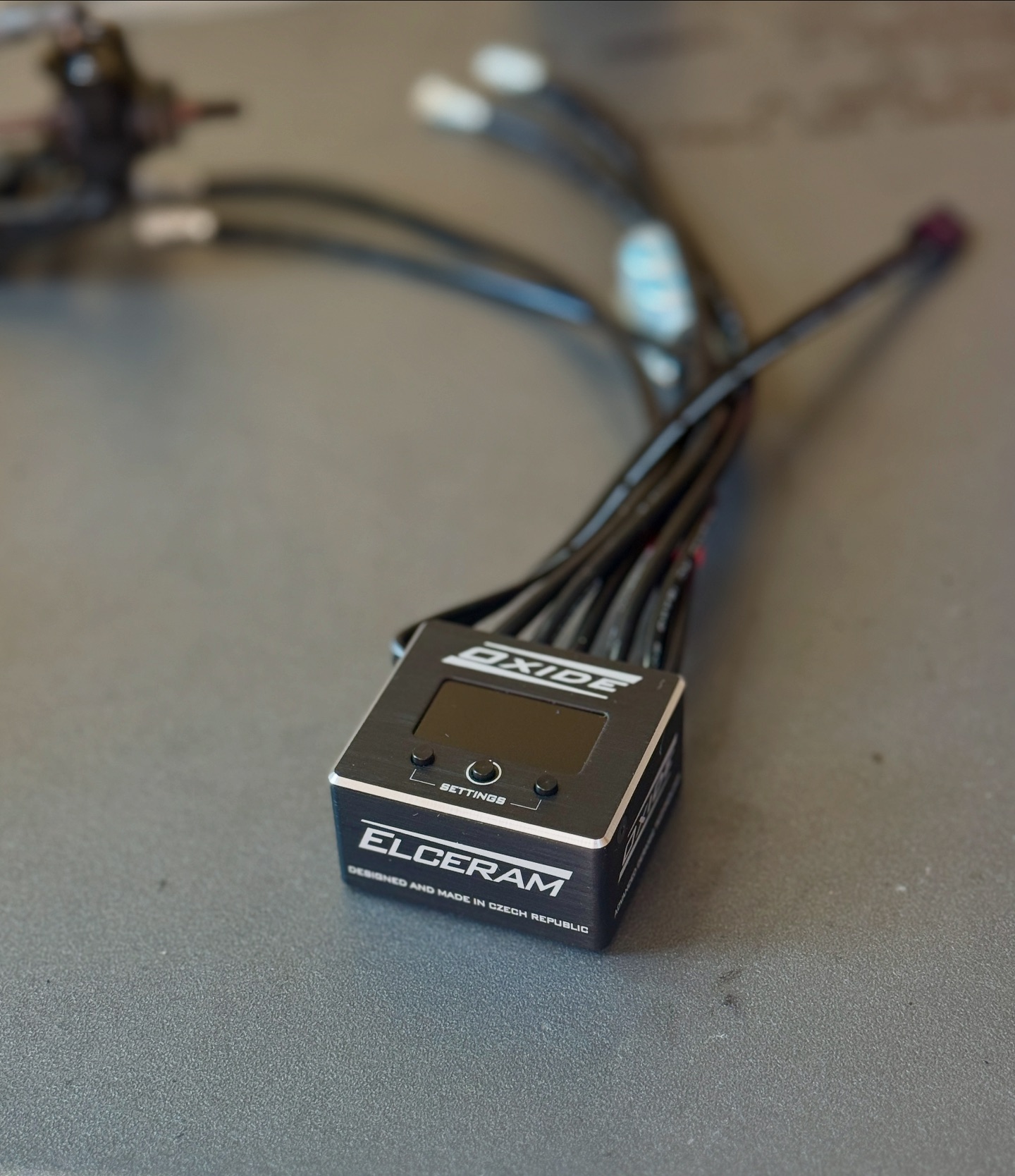 Michal - The OXIDE ESC from Elceram RC is the mini version of the