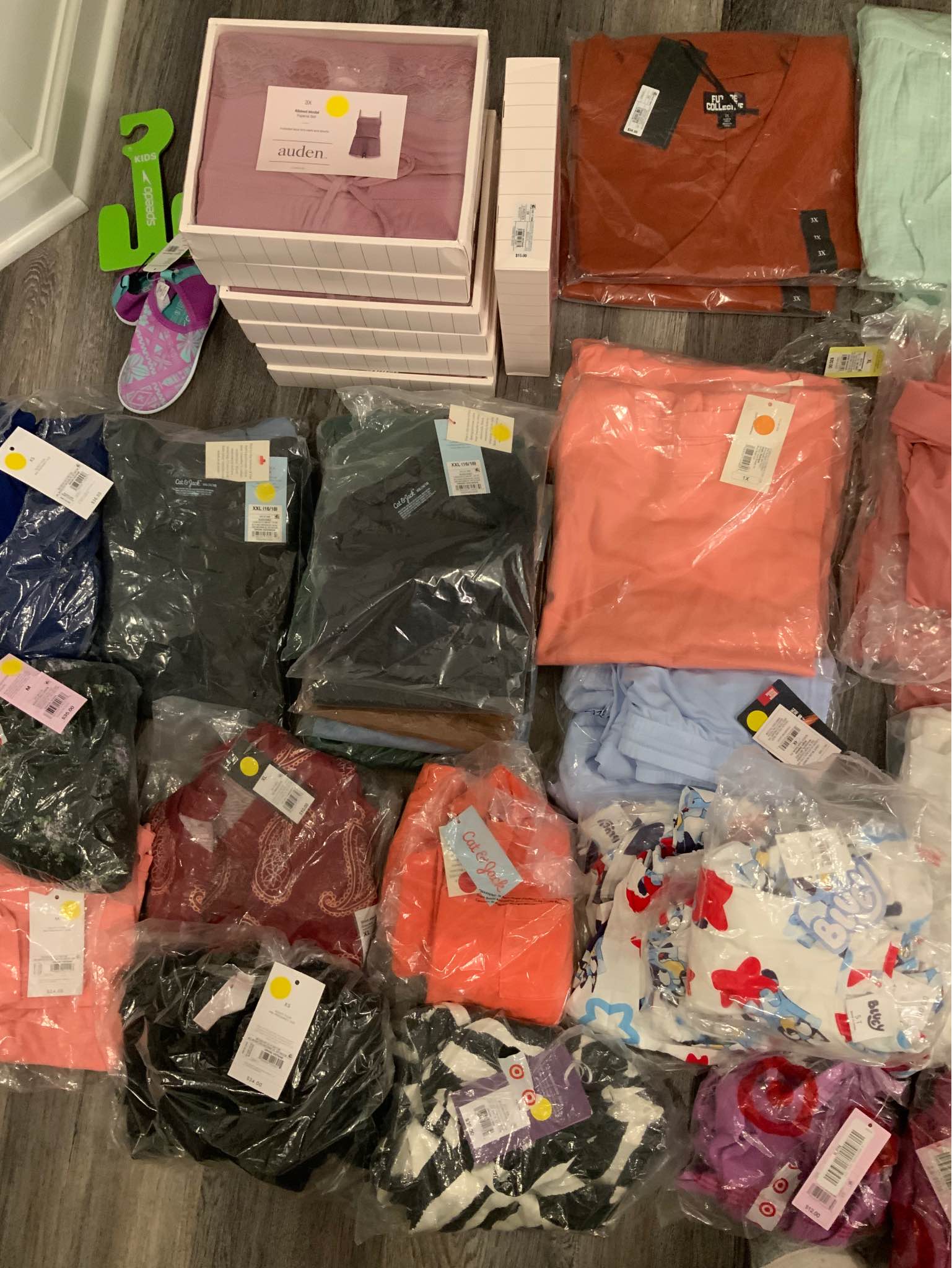 RESELLERS LOT OF NEW WITH TAGS TARGET BRANDS CLOTHING, MENS, WOMENS AND ...
