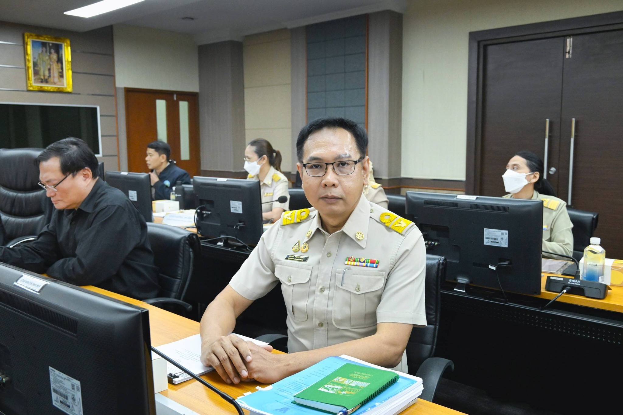 กรมพัฒนาที่ดิน - มอบ พด.13 ไมคอร์ไรซาสำหรับข้าวโพด แก่หมอดินอาสาผู้รับ ...