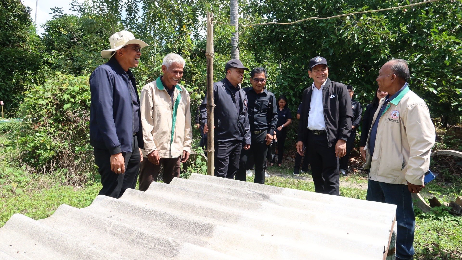 กรมพัฒนาที่ดิน - มอบ พด.13 ไมคอร์ไรซาสำหรับข้าวโพด แก่หมอดินอาสาผู้รับ ...