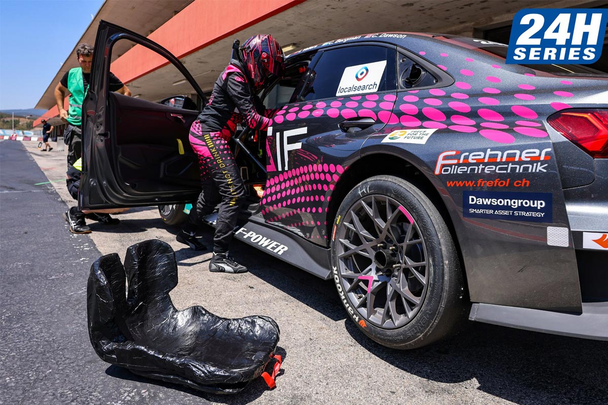 Racers - Pole position in TCR class (and TCE division) for Jasmin ...