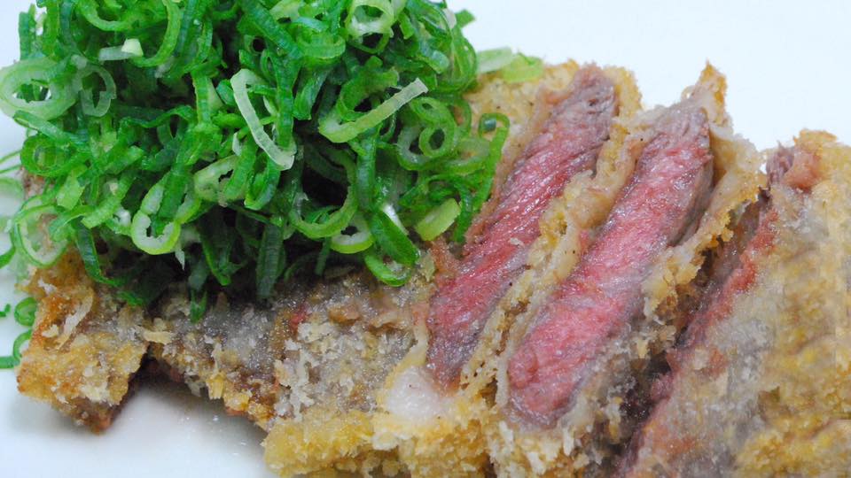 肉フェス 京都 きむらてつ 京九条ネギ 牛サーロインカツレツ 1 400円 ステーキで食べるべき柔らかな絶品サーロインを贅沢にも牛カツで サクサクの食感に加えて牛肉本来の甘みもたっぷり さらには 京都 産九条ネギとわさび醤油が肉の深みをより一層引き立てます