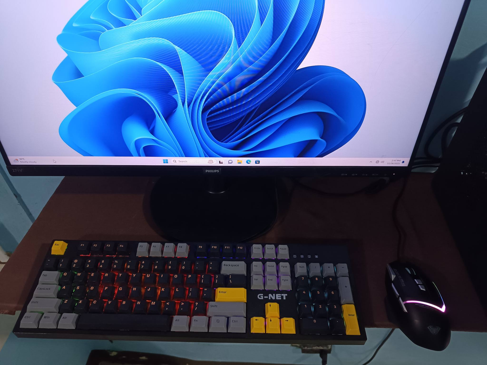 Gaming pc set 10,500. Core i7 - 7700 3.60Hz. 16GB RAM DDR4. 256GB 
