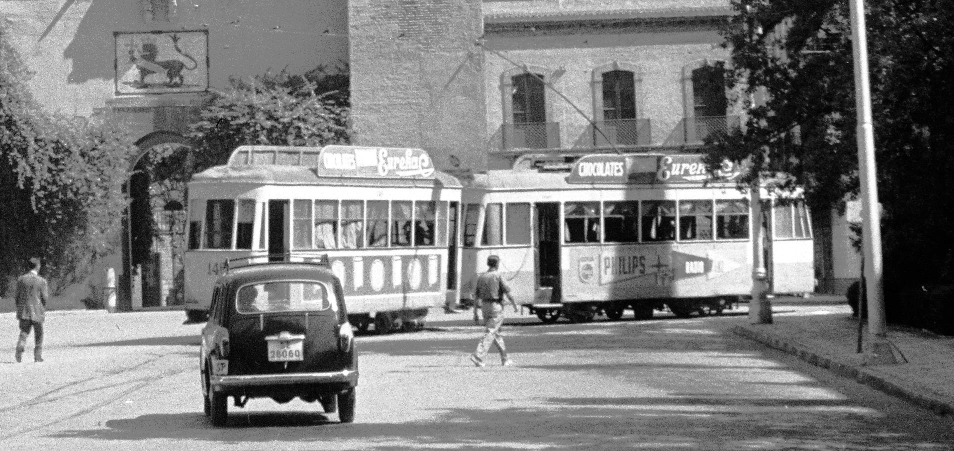 El - Coche-motor 307 de la serie 300 perteneciente a los tranvías de