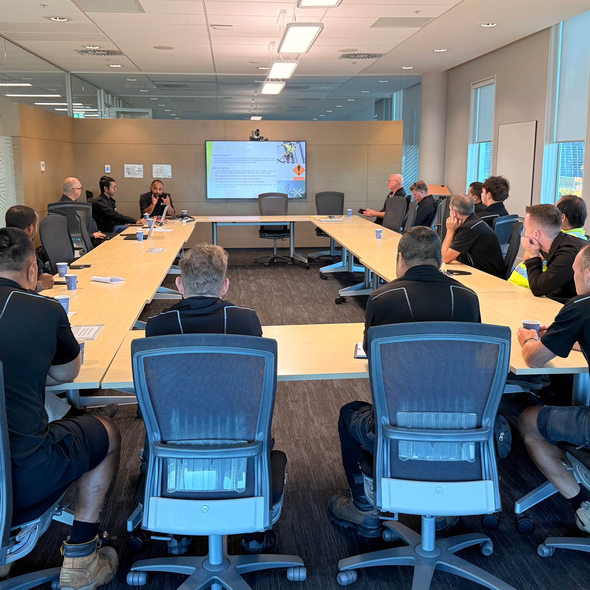 South - 👷‍♂️ Toolbox Talk Time 👷‍♀️ Our monthly toolbox meetings aren’t ...