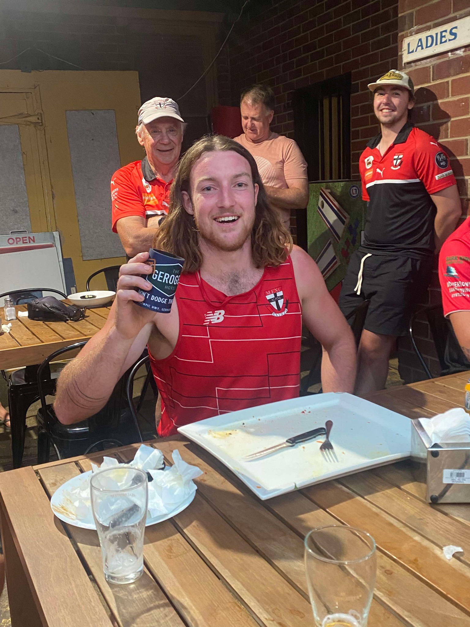 Riley Stacka 🐔🐔 ️💪45min 43sec Toby... - Gerogery Hotel NSW | Facebook