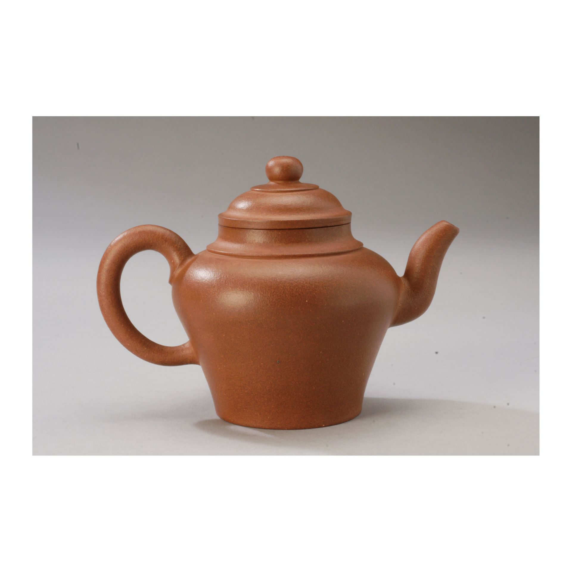 高燈紫砂圓壺清早期錢彭年制高11.4 cm Early Qing 11.4 cm tall