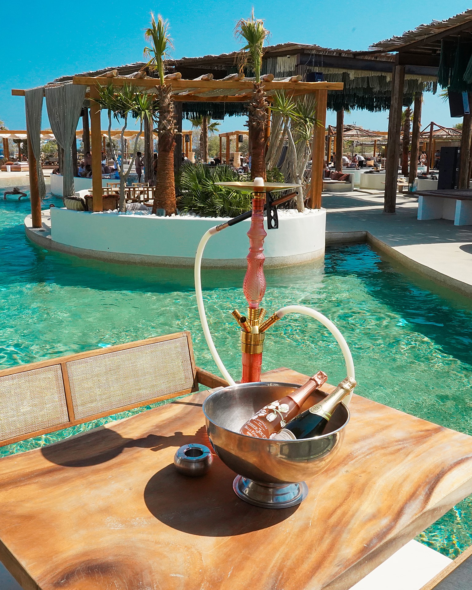 SantAnna Mykonos - Our shisha sommelier assist you with choosing the ...