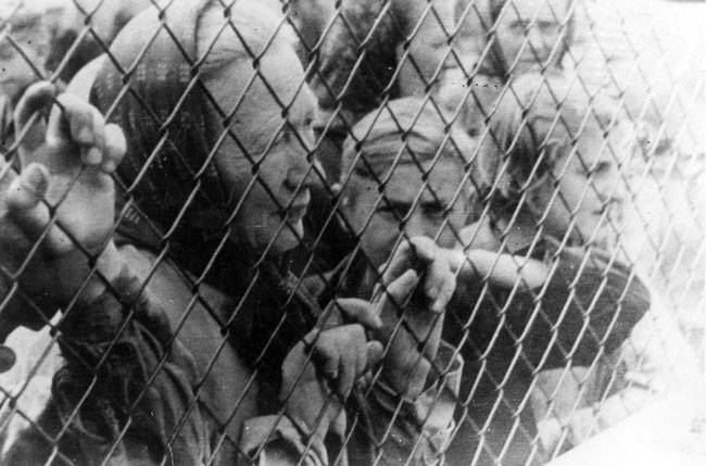 Yad - This photo was taken in the Łódź Ghetto in August 1944 — a final ...