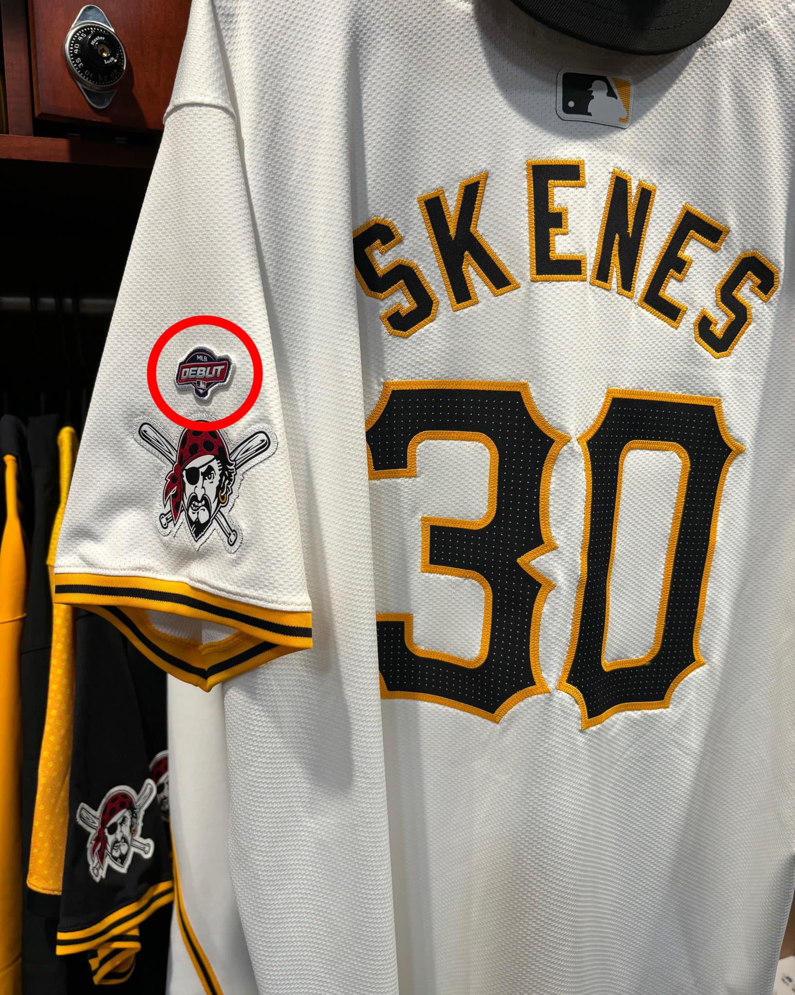 𝗘𝗫𝗖𝗟𝗨𝗦𝗜𝗩𝗘: Here's Paul Skenes' jersey for today, complete