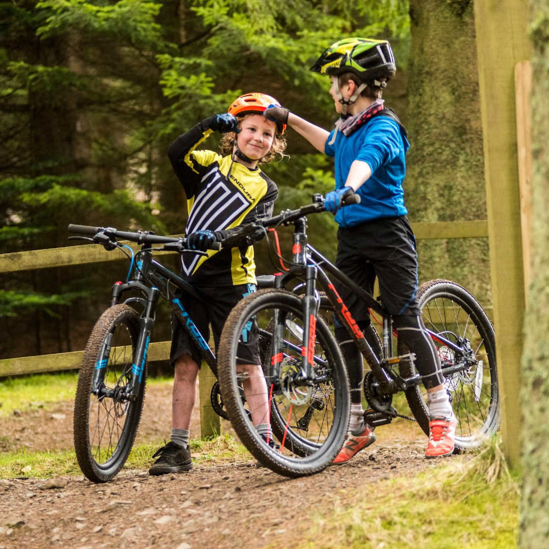 maxxis mtb reifen 27 5 2.8 MINION DHR II – 27,5 x 2,40 WT (Wide Trail) – tr. flexibel dreadnought-v2-mx-29-frame-2025 Revision SnowHawk Military Cold Tubes:Dual Tubes This gives it excellent