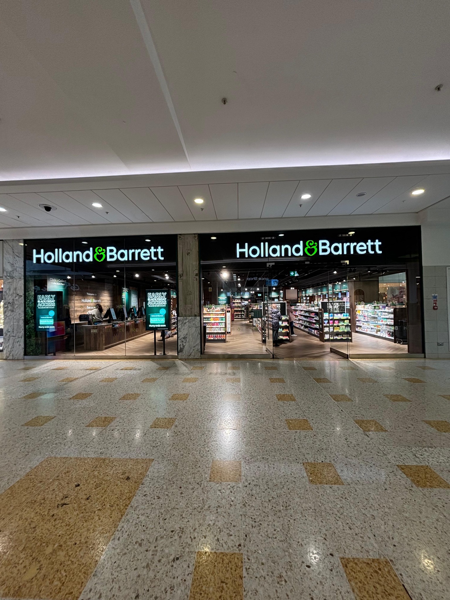 Discover Holland & Barrett, your go-to destination for health, nutrition and wellness essentials right here in Eastbourne. Come for your vitamins, supplements, specialist foods and natural beauty regimen, H&B have got everything