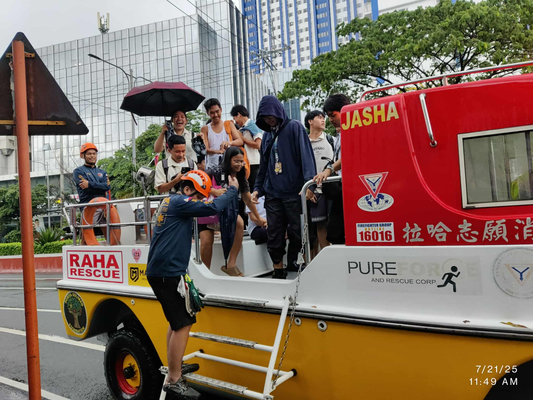 Philippine - Members of Raha Rescue deployed an amphibious vehicle to ...