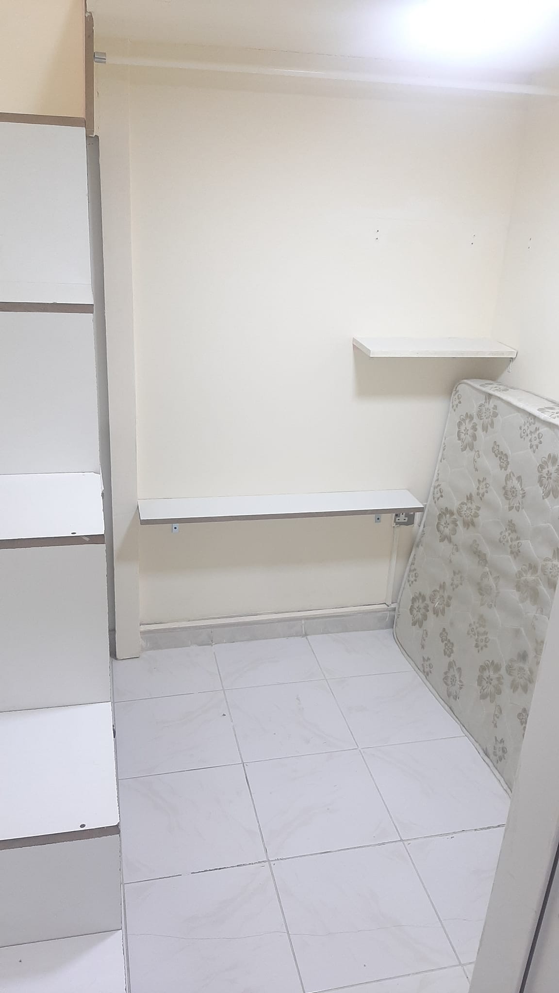 Rigga/Muraqqabad- Partition for Rent