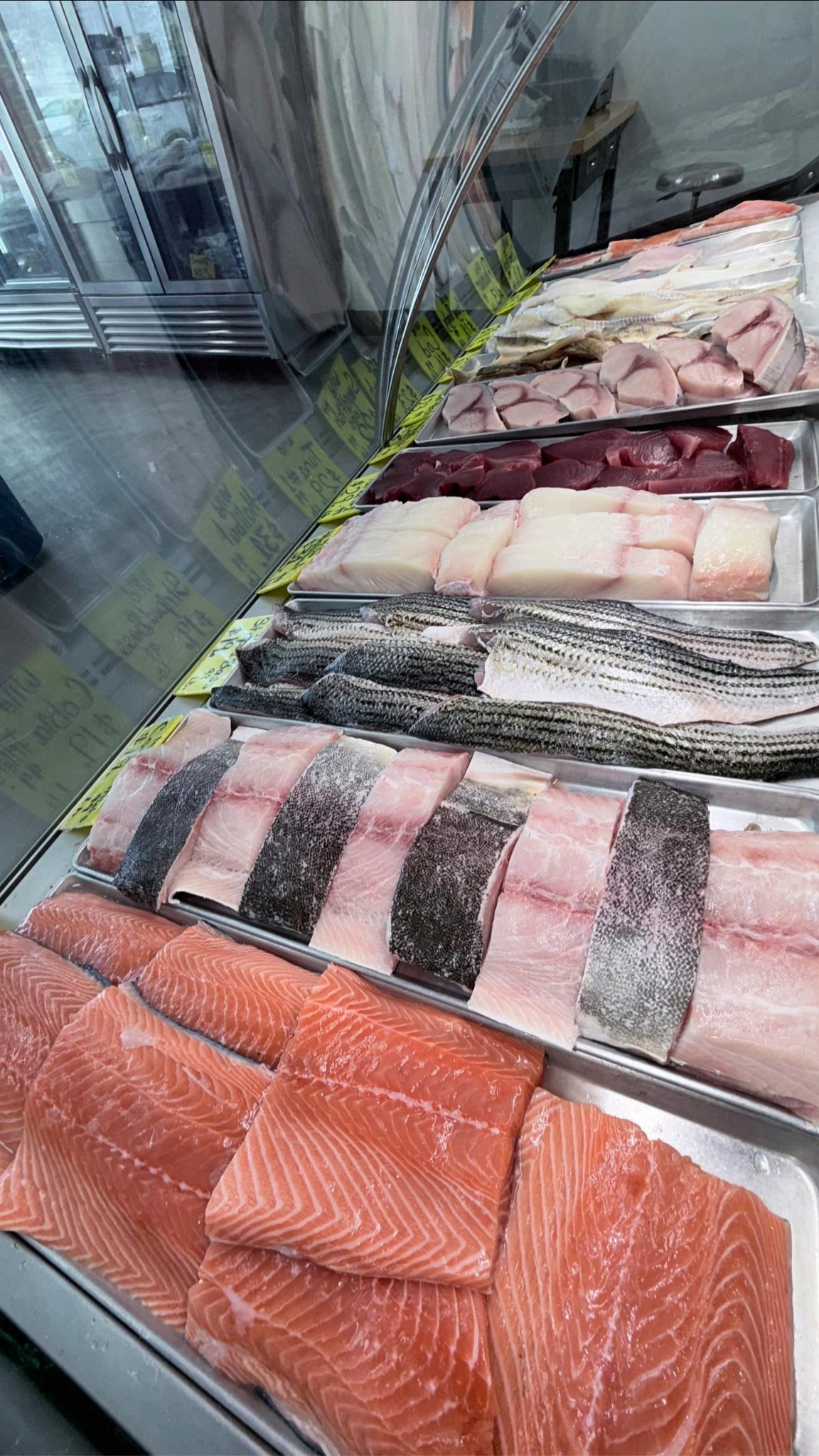 📍 Shaker's Fish Market 7539 Pearl Rd, Middleburg Heights, OH