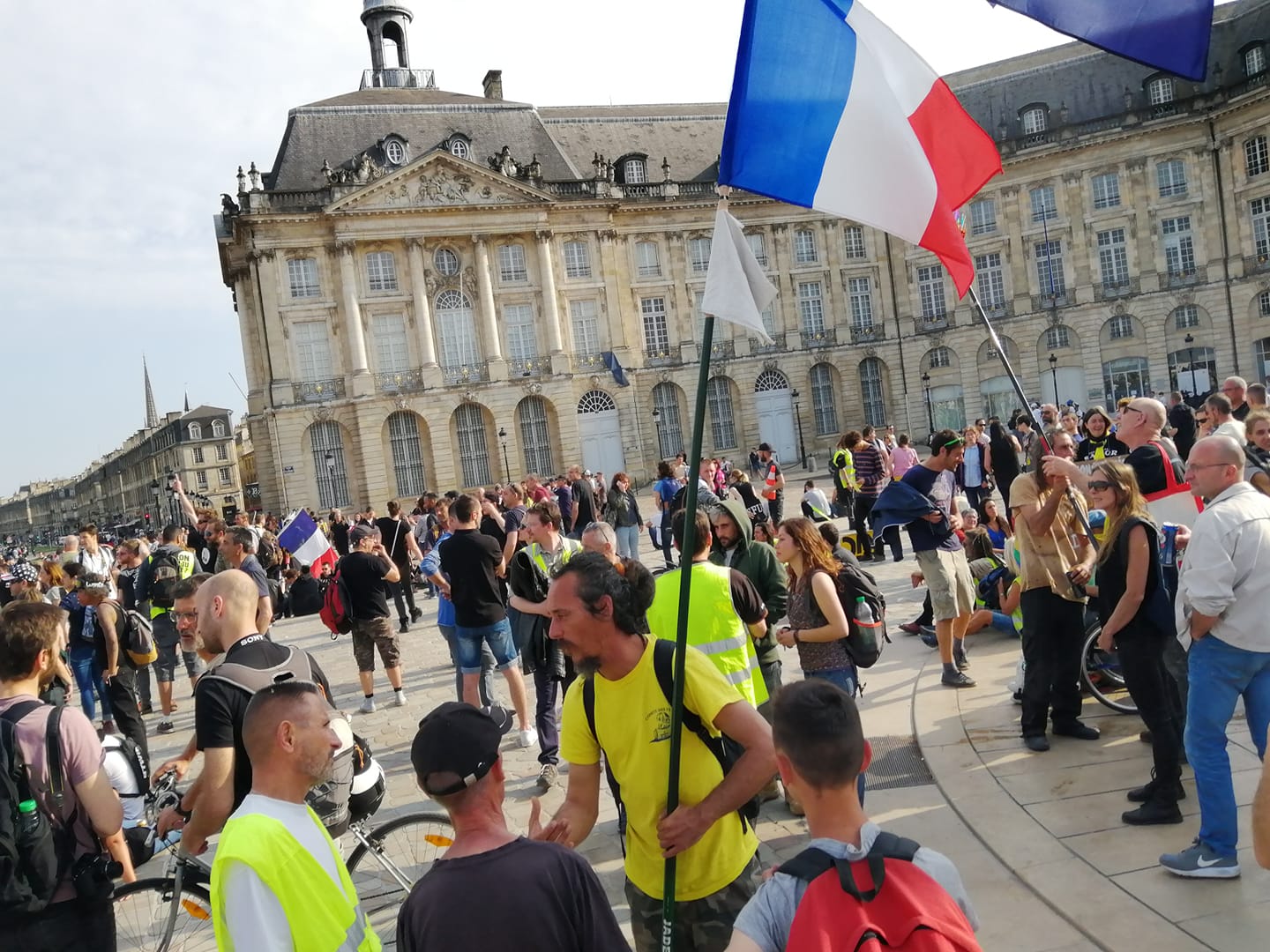 Acte 23 à Bordeaux Les Gilets Jaunes Poursuivent La