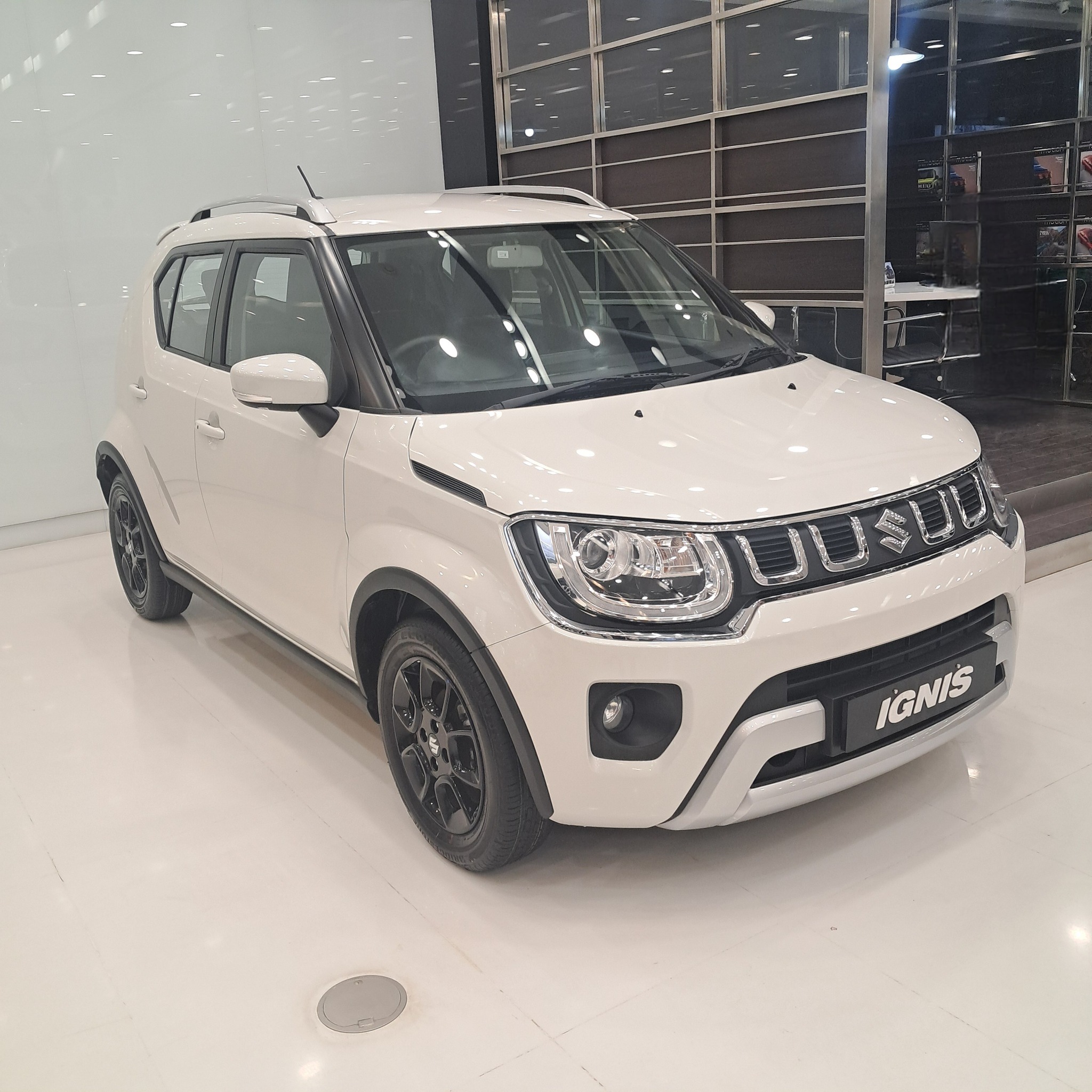 The All New Ignis zeta Model in Pearl Arctic White color. To Know