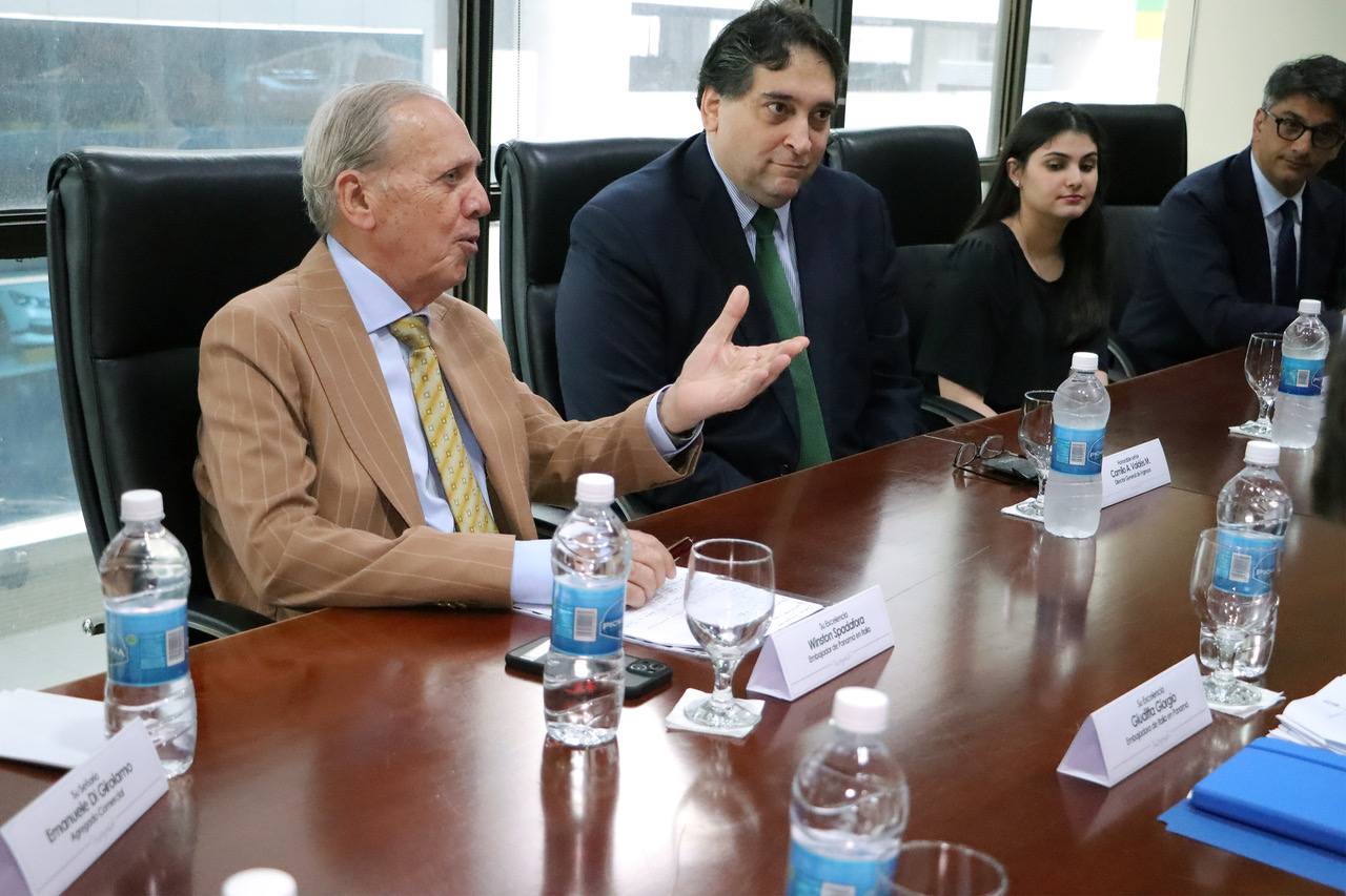Mef Panamá - La Dirección General de Ingresos recibió la... | Facebook