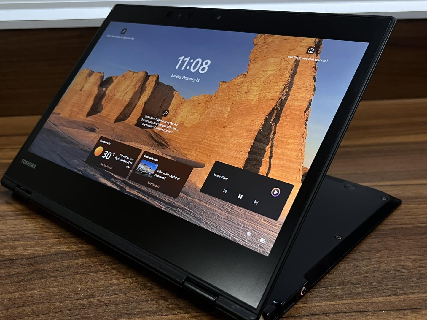 toshiba dynabook vc72 d 2 in 1 laptop tablet | 360 flip | touch