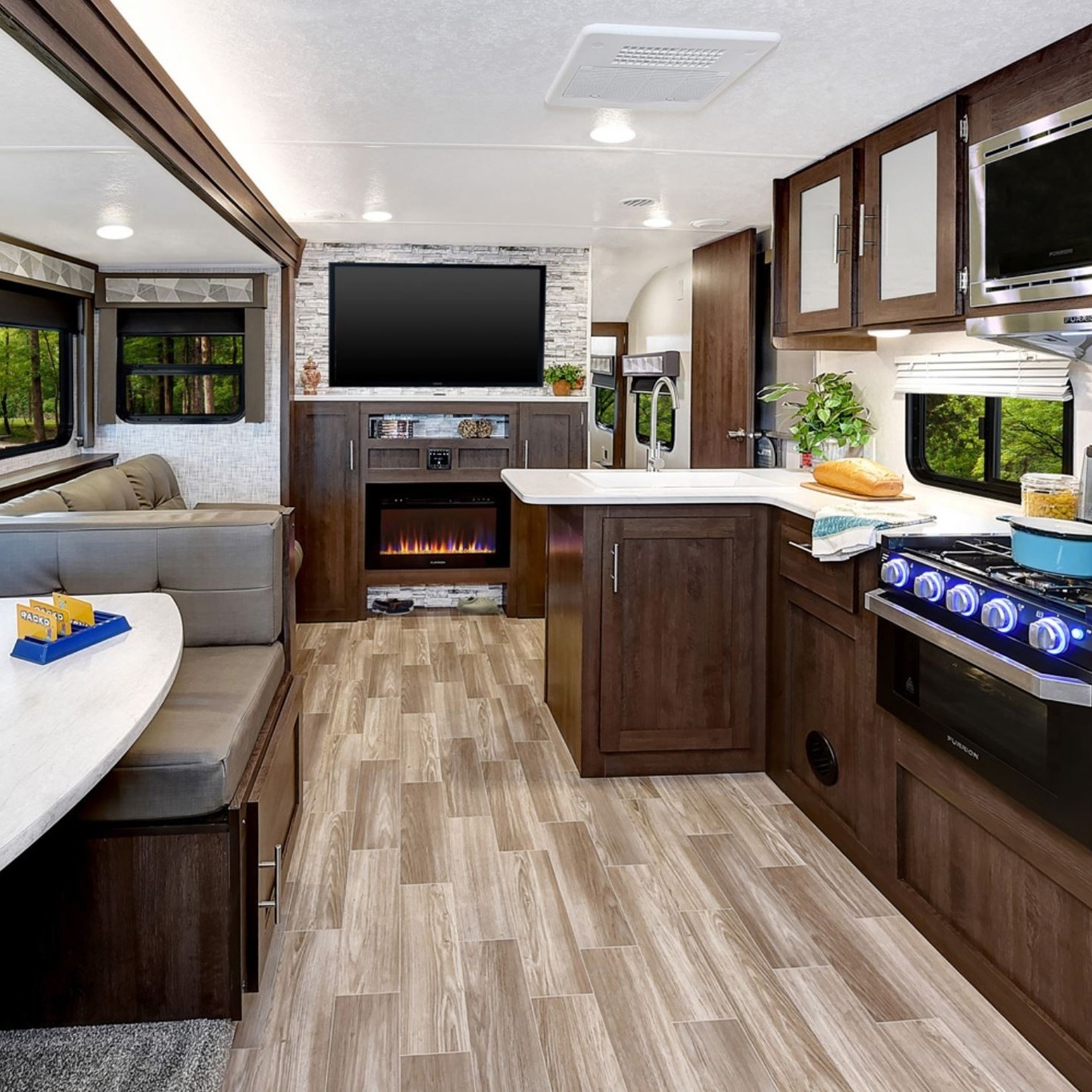 RV Days Holiday Trailer Rentals | Summerland BC