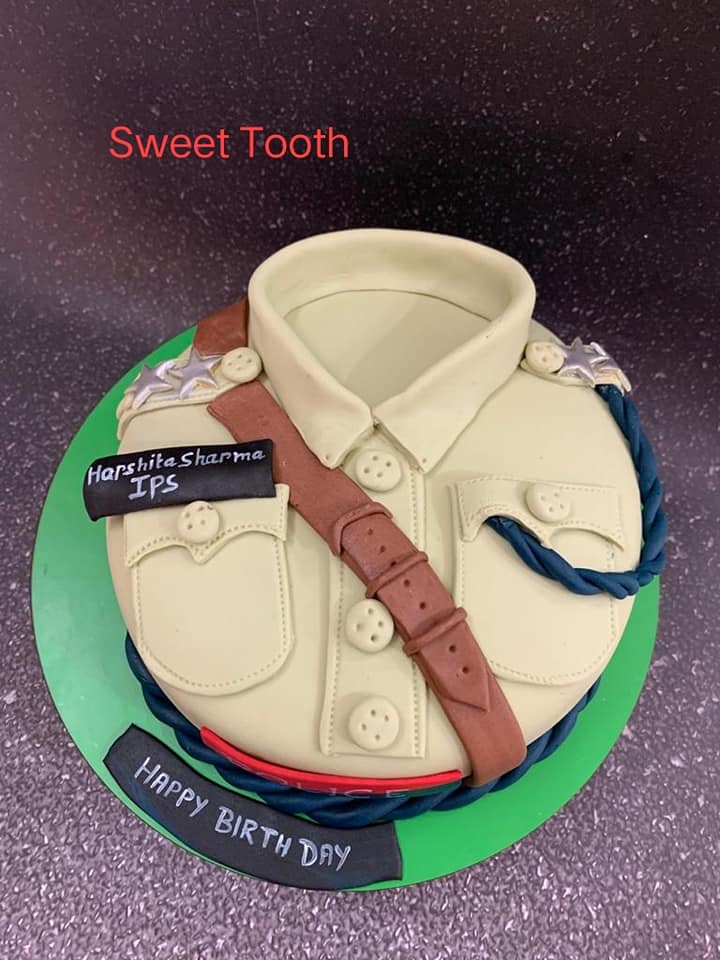 Sweet Tooth - My first ever cake for an Ips officer to... | Facebook