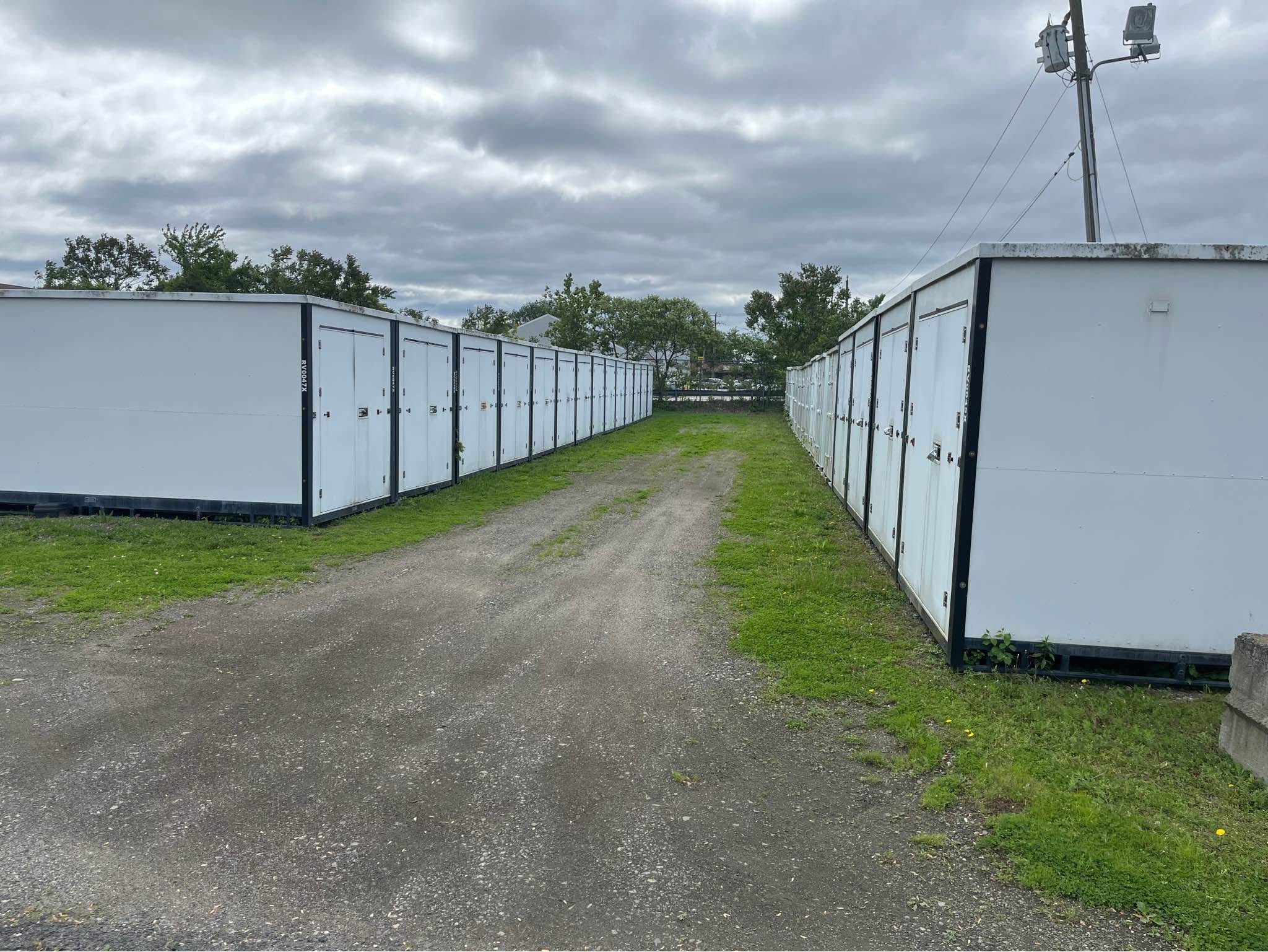 EZ Storage units for Rent 5x5, 5x10,8x15,8x16,10x10,10x20and 10x30 ...