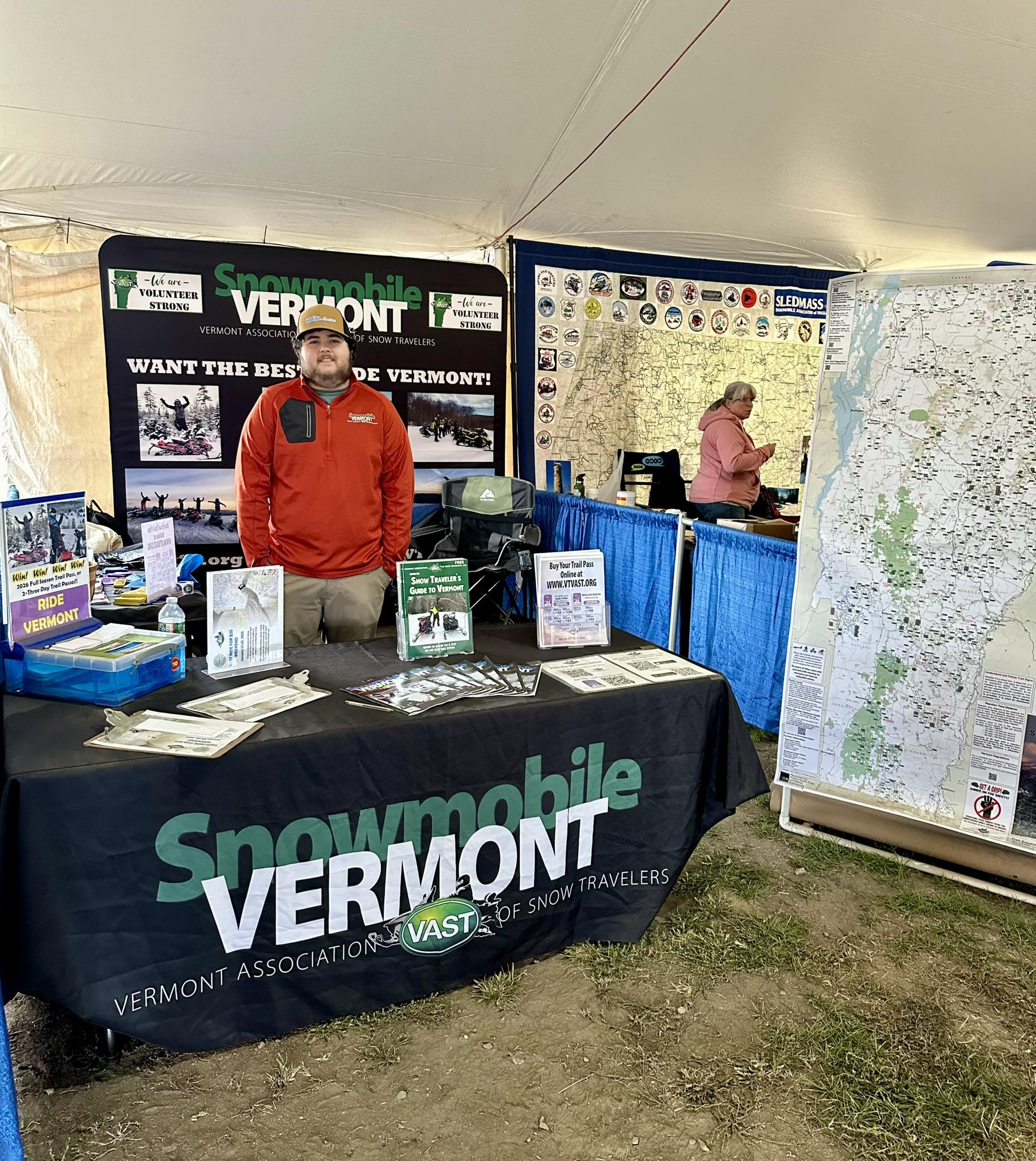 Vast booth at 2026 race into winter grass drags in Epping NH