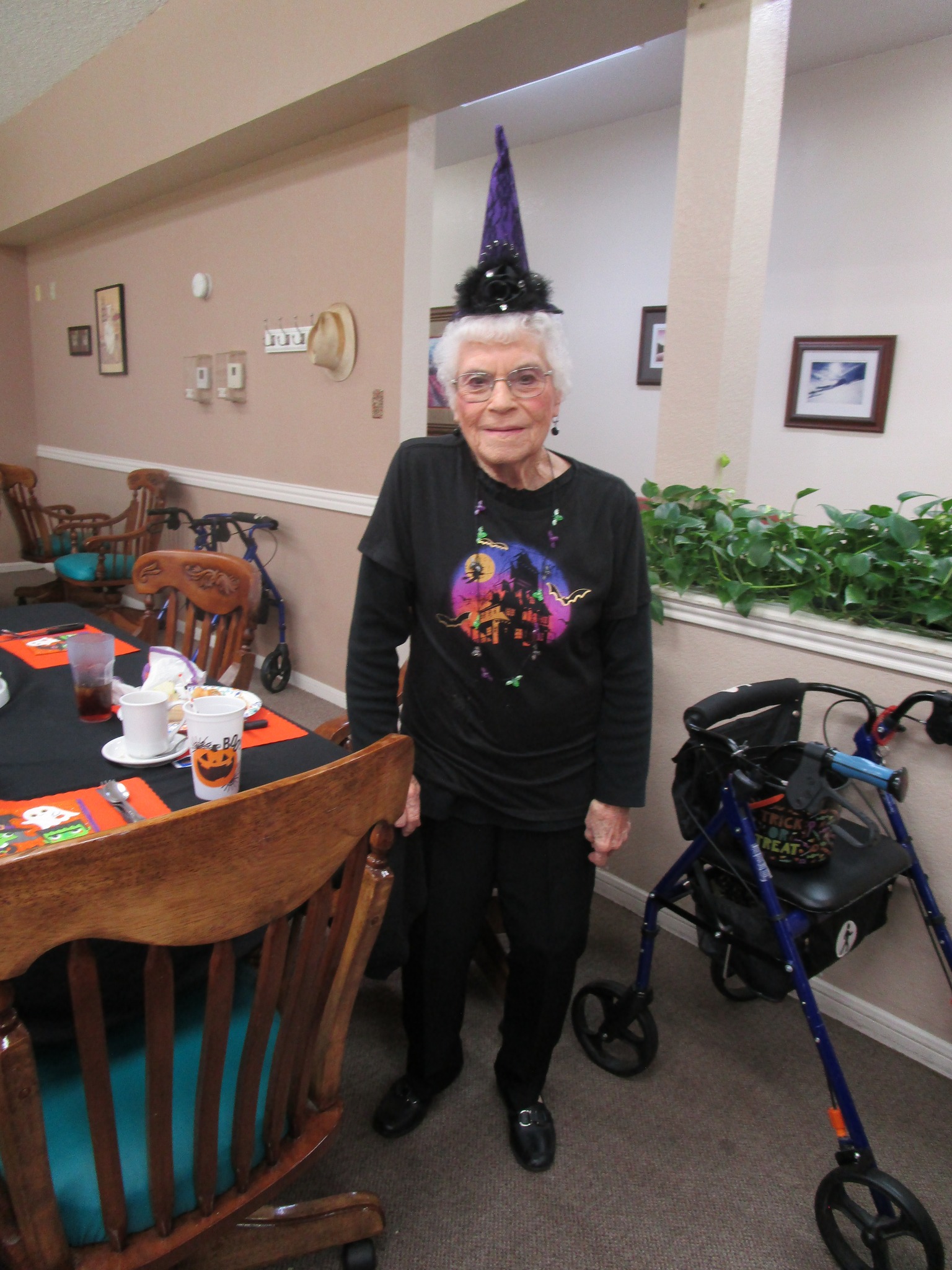 🎉🎂 Join us in wishing a... - Vicksburg Retirement Community | Facebook