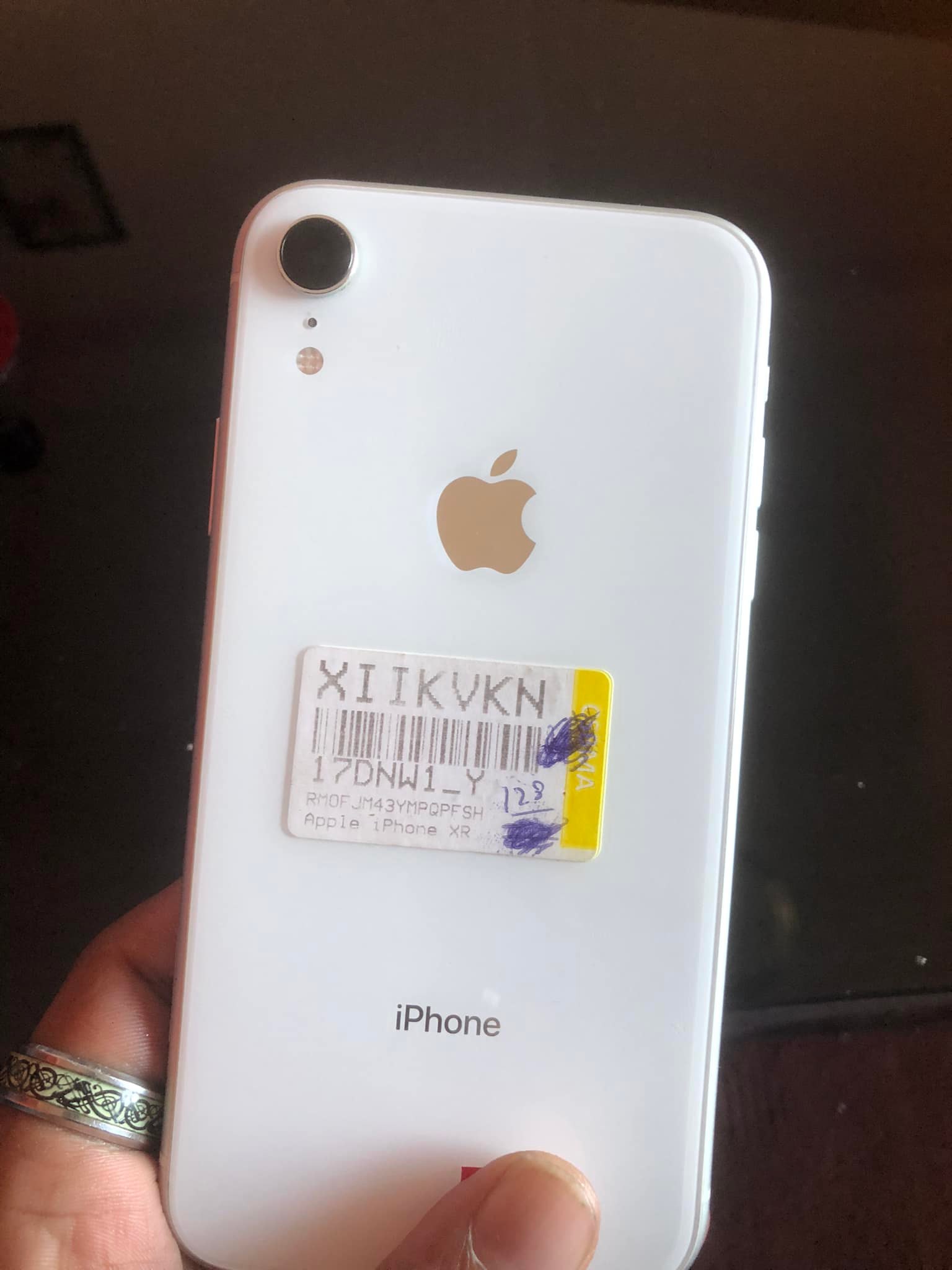 Iphone XR 128gb 90% over battery health used phone like new 