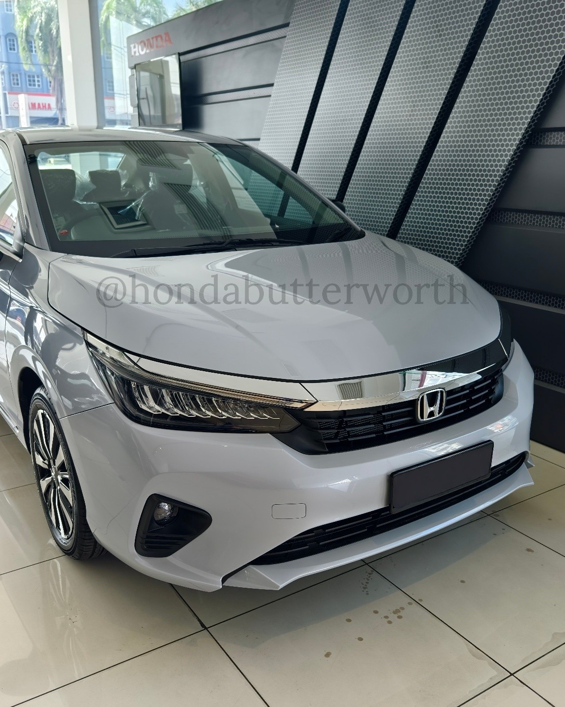 ✨ Do You Know? The new *Stellar Diamond Pearl* Honda City hides a
