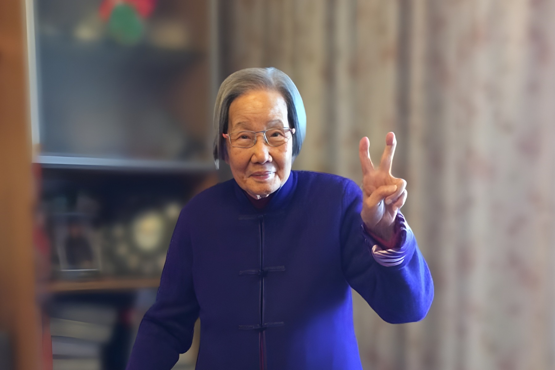 HKBU - 【浸大成立「文蘭瑛女士紀念獎學金」嘉許中醫藥學生】 #浸大 最近獲慷慨捐資港幣250,000元成立永久基金，用以設立「文蘭瑛女士 ...