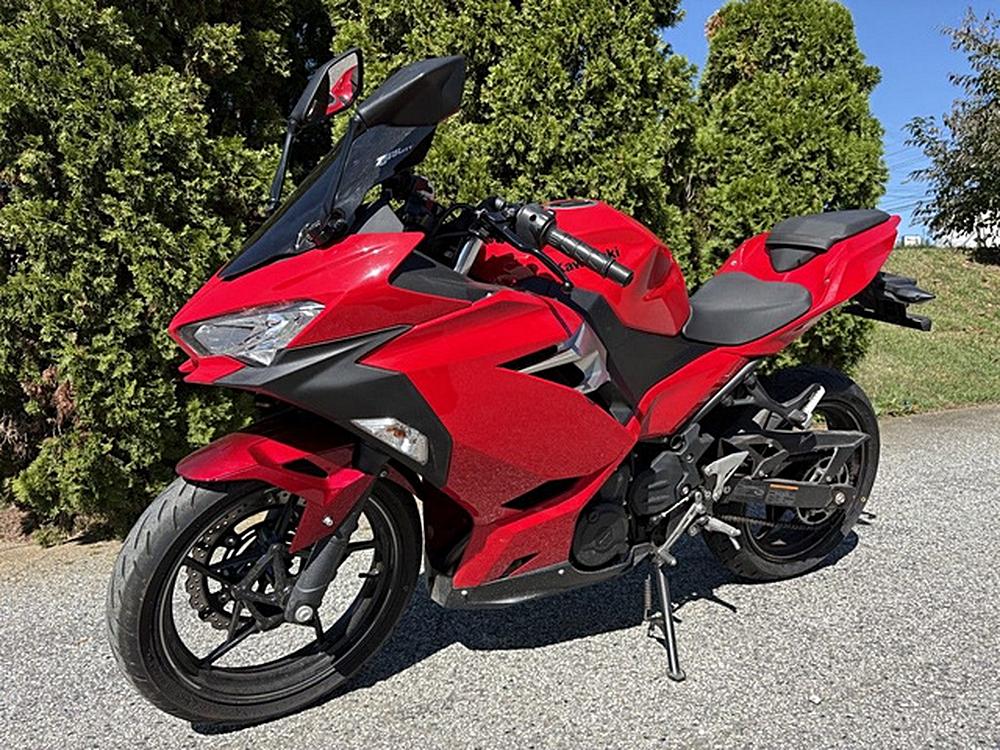 2021 Kawasaki Ninja 400 Passion Red $4,899 ✓Trades are welcome