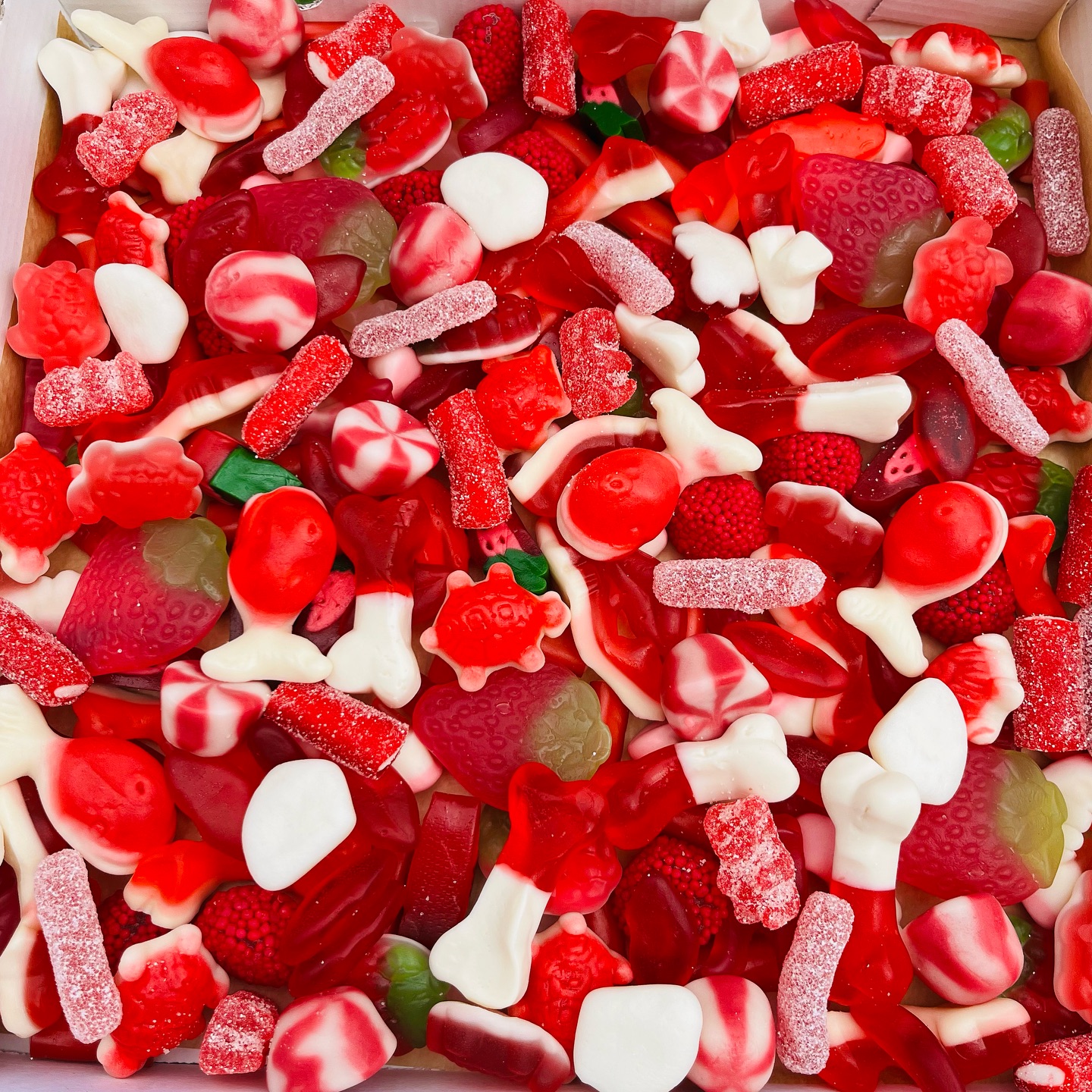 🔥🔥 RED MIX 🔥🔥 Our new red mix is... - Bell’s Cakes & Sweets | Facebook