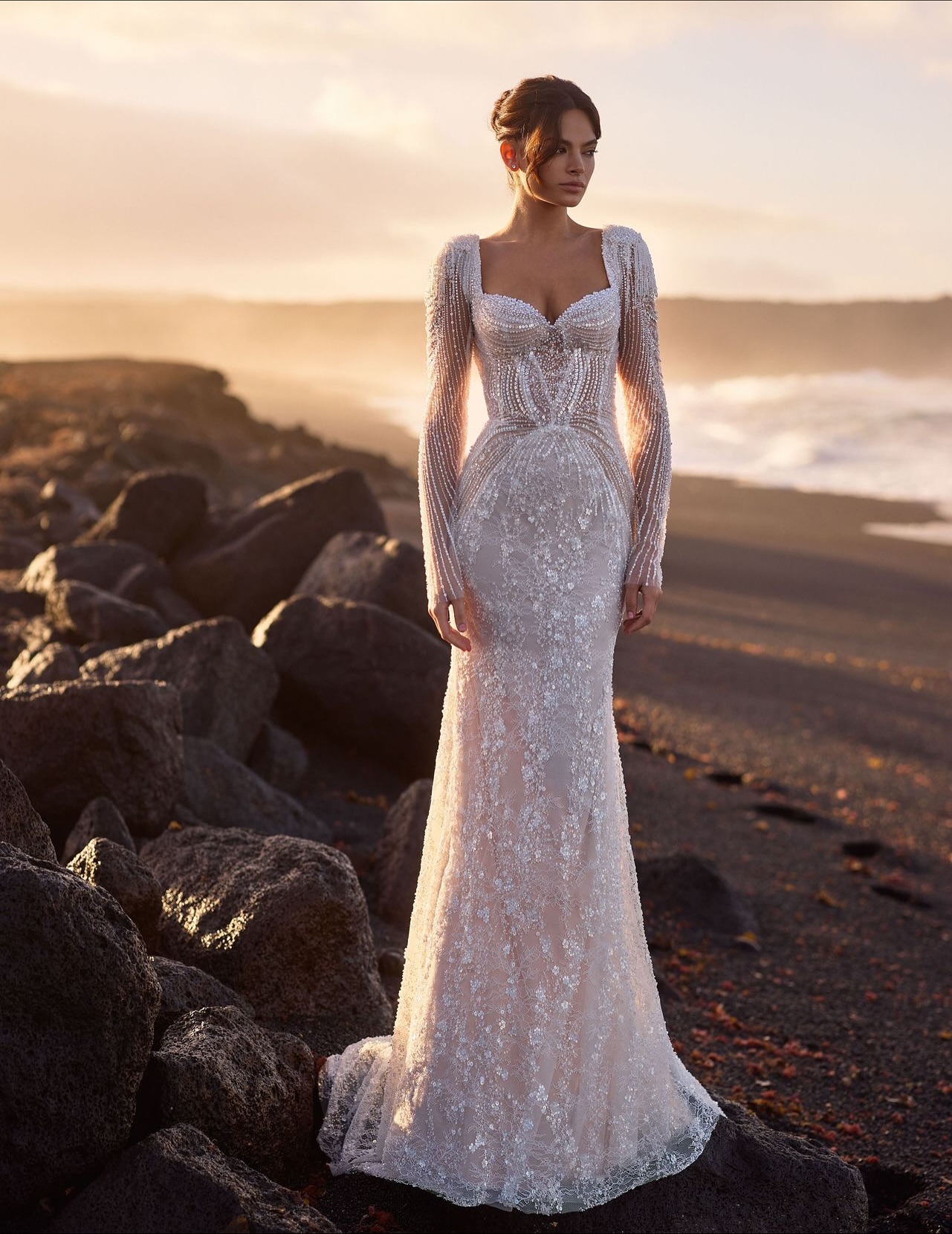 Pronovias 2024, svelati i primi abiti da sposa della linea The Journey