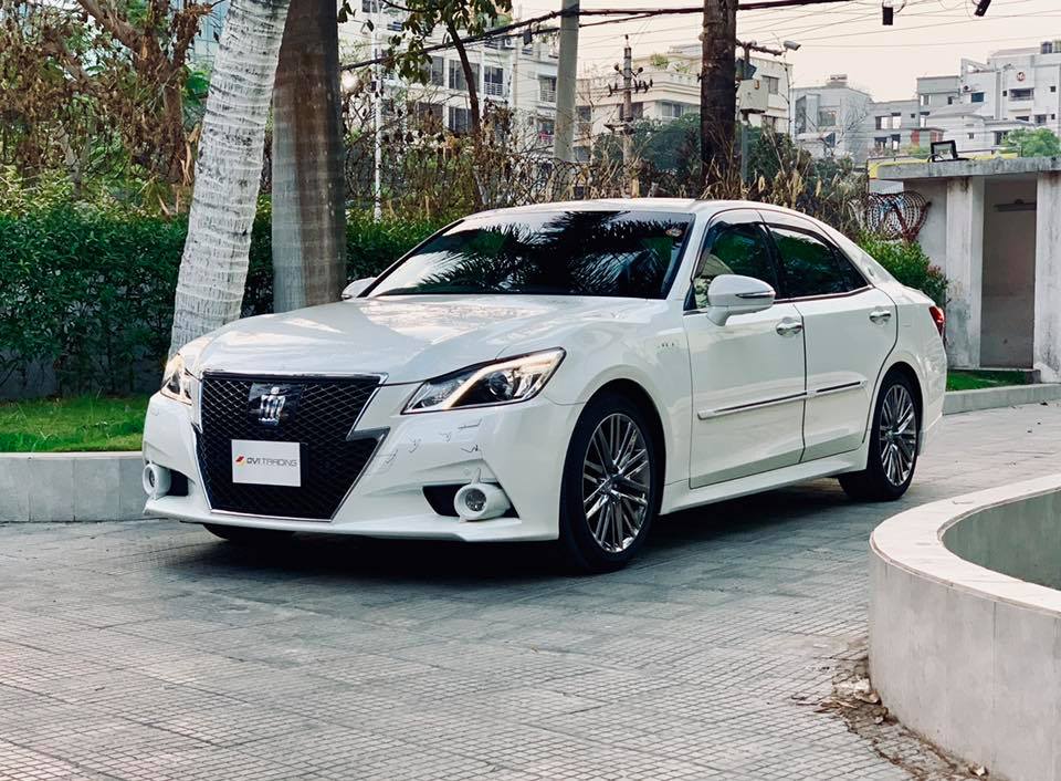 Toyota Crown Athlete G Hybrid