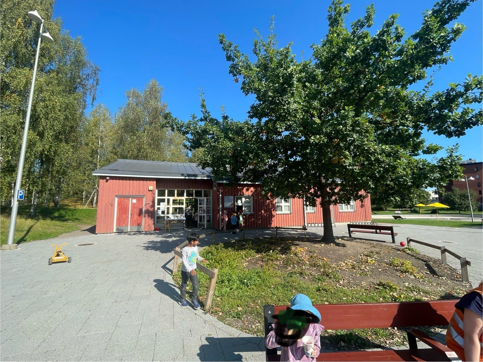 Maunulan kirjasto added a new photo. - Maunulan kirjasto