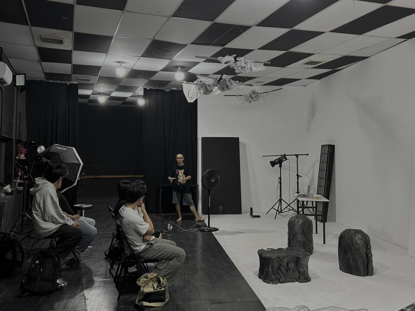 QTA studio Quận 7 - Cho thuê studio chụp ảnh, quay phim, livestream ...