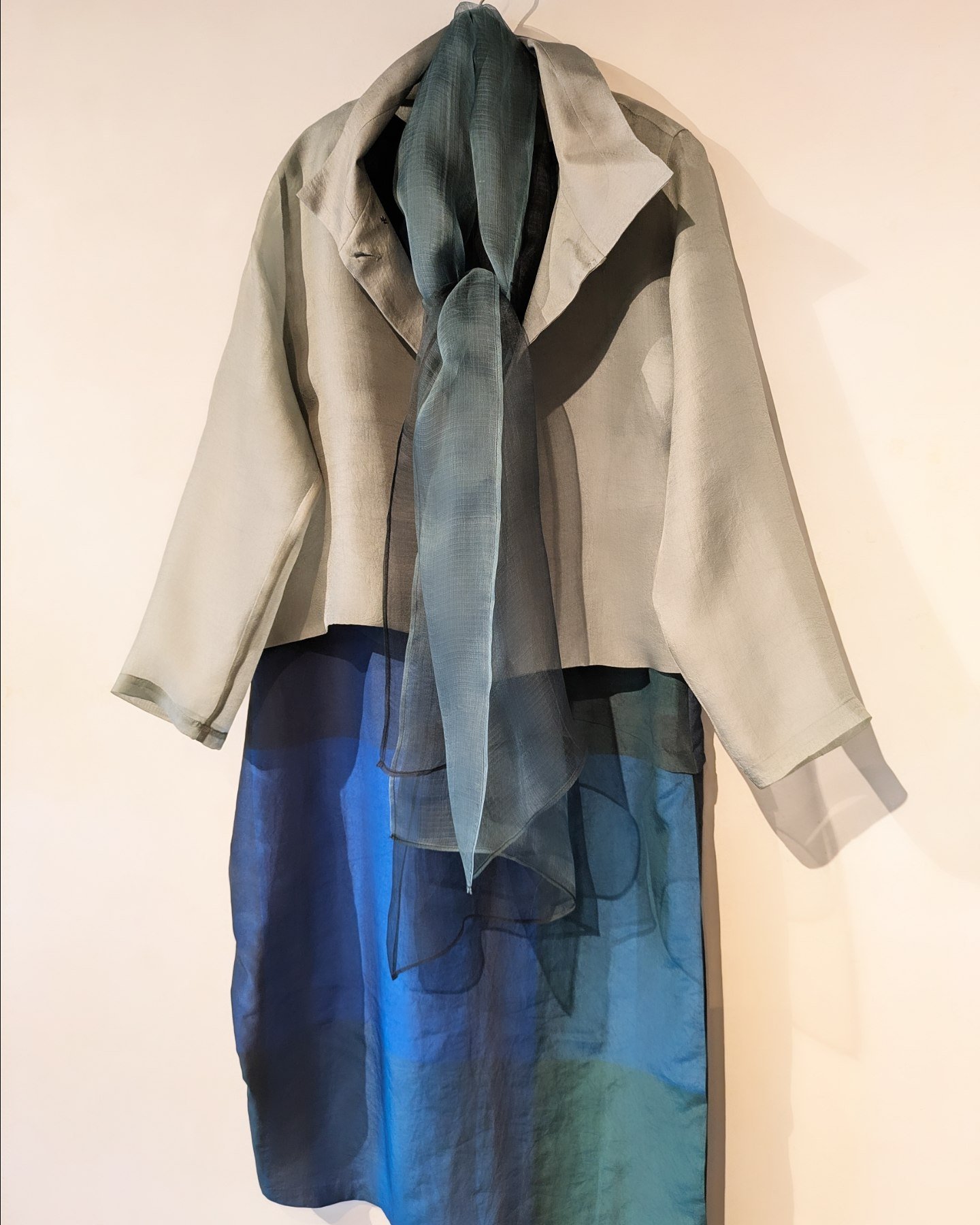 原口良子 夏の衣展」オーガンジー素材の軽やかなきれいめショート丈 