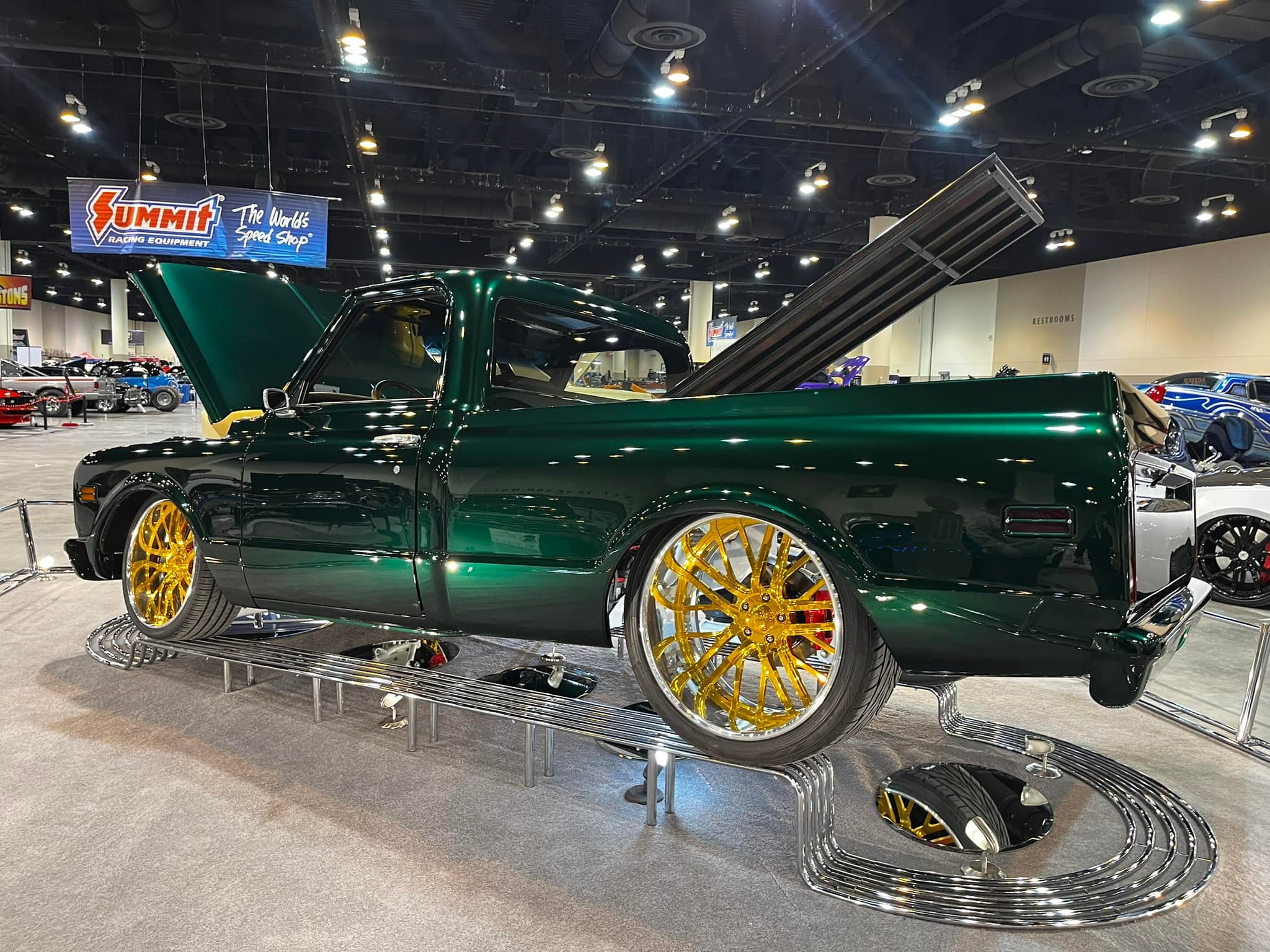 Midwest Street... - Midwest Street Rod Association - Omaha