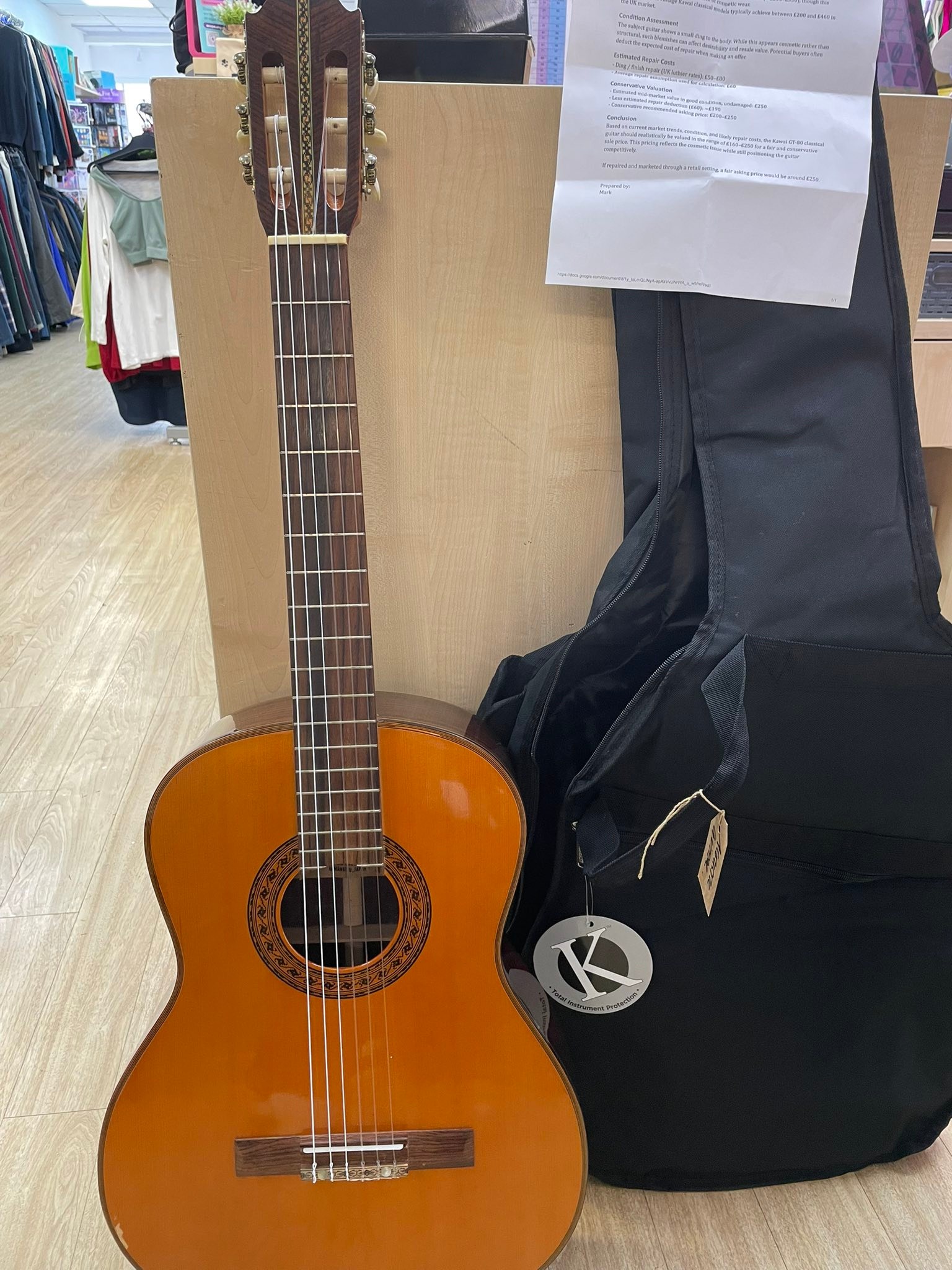 Kawai GT-80 Classical Guitar Does have a cosmetic ding. New 