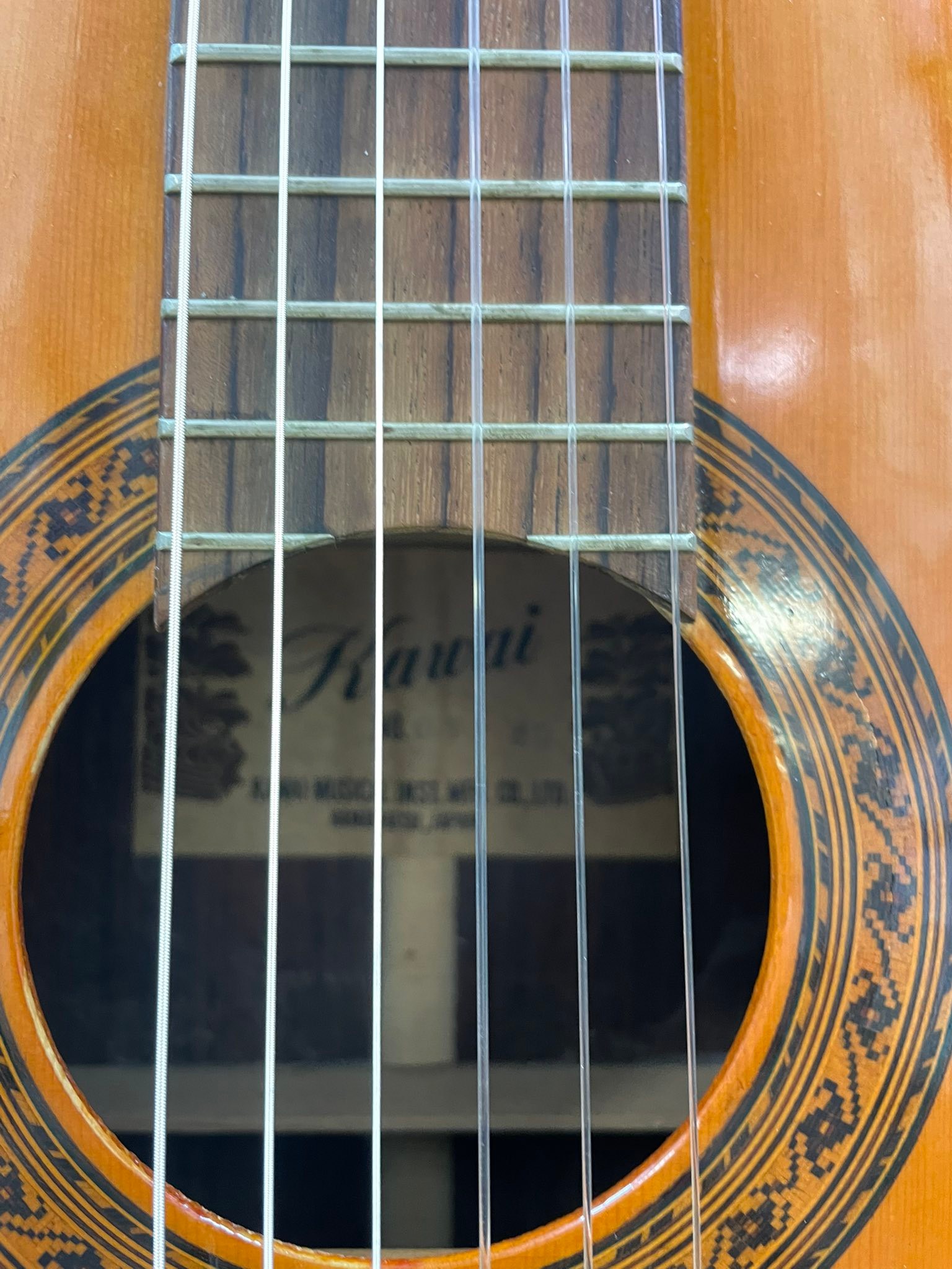 Kawai GT-80 Classical Guitar Does have a cosmetic ding. New 