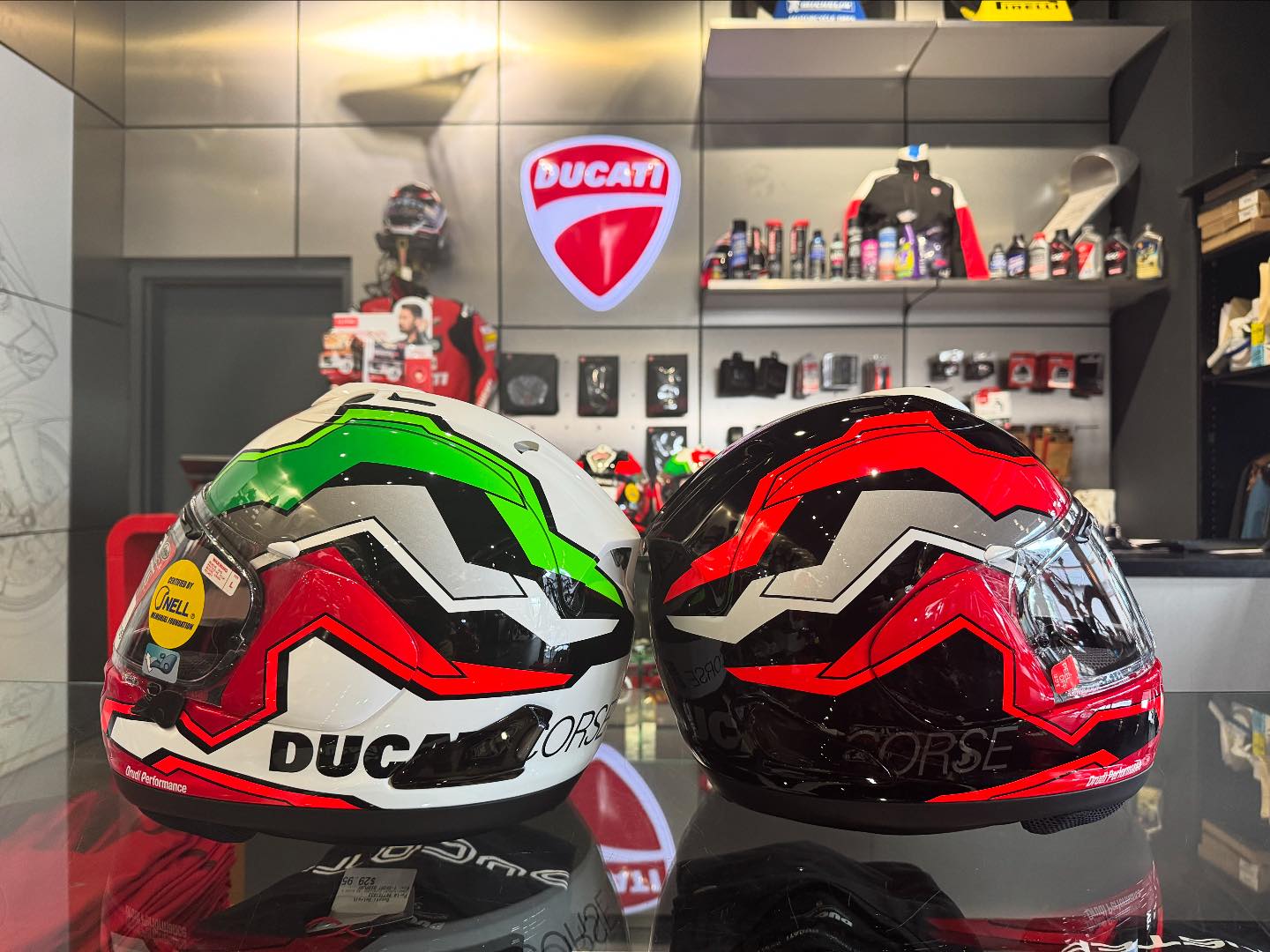 818 motorcycle helmets DOT Motorcross Junior Helmet-BFR Green & Black 15 AH It features a lightweight Logo Color:Black Verve 2 Lowstep Gen