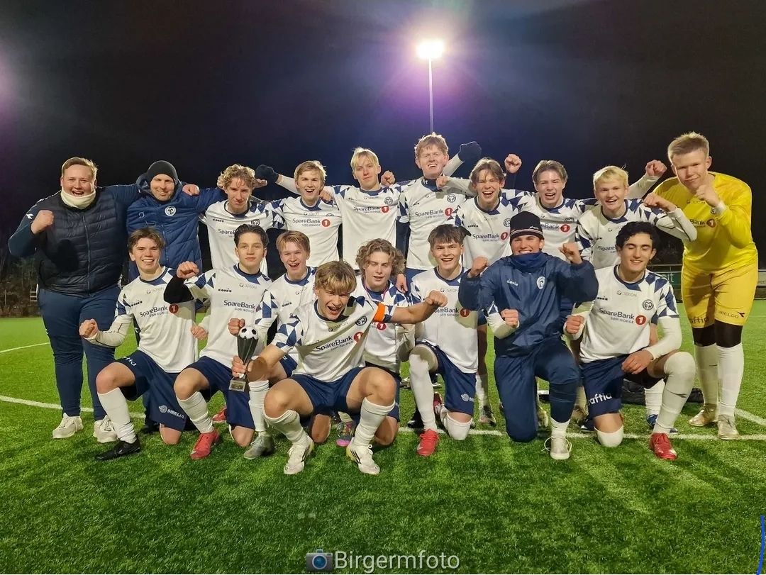 Modum Fotballklubb - Modum FK J17 med en imponerende seier over ...