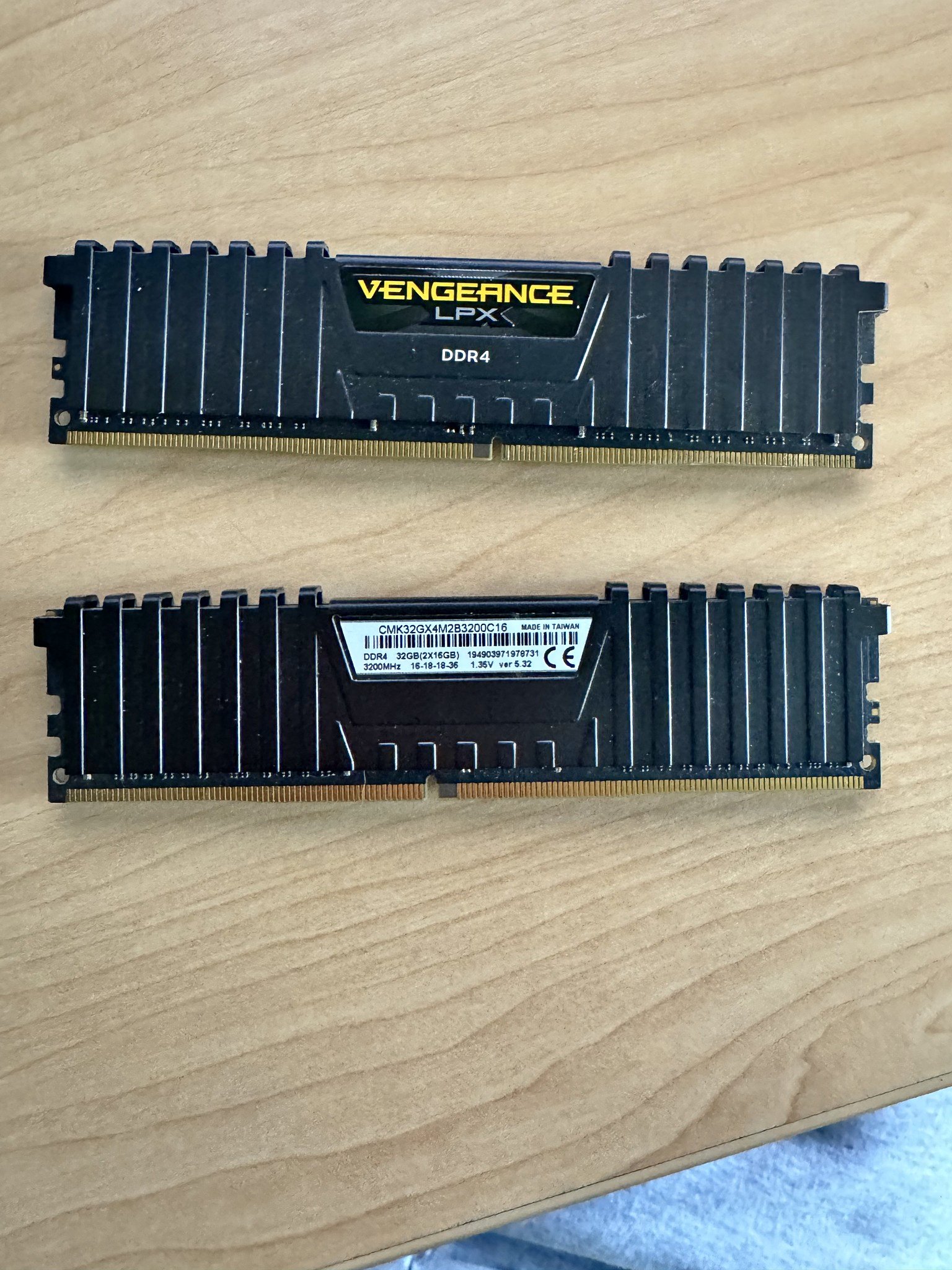CORSAIR VENGEANCE LPX DDR4 64GB 3200MHz DDR4 RAM Corsair Vengeance 
