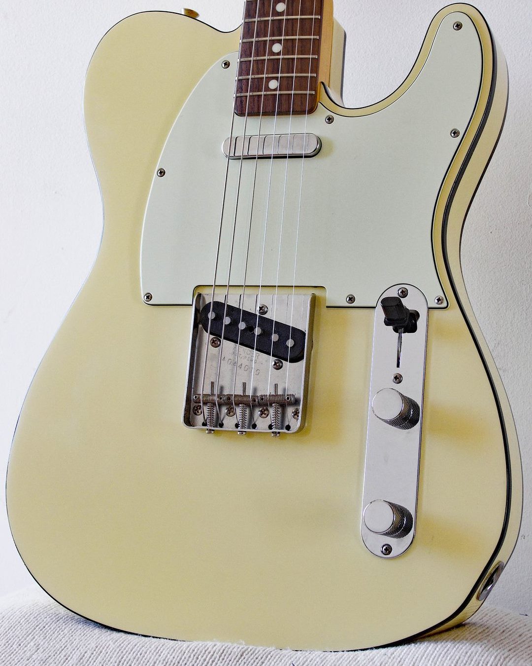 1972 is back with this beautiful '72 Tele Custom in black! All