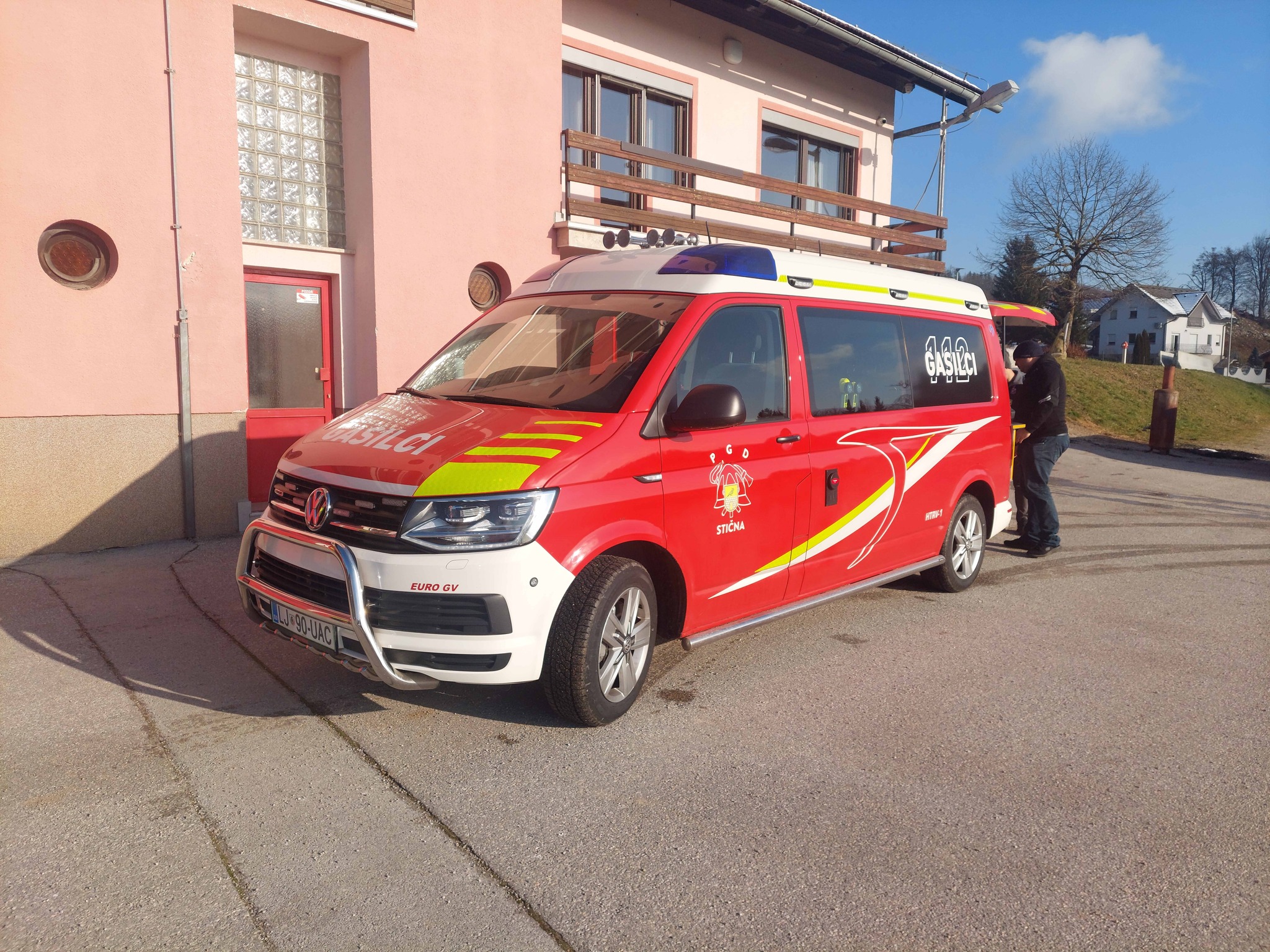 Gasilska - Danes predstavljamo Rosenbauerjevo vozilo na podvozju ...