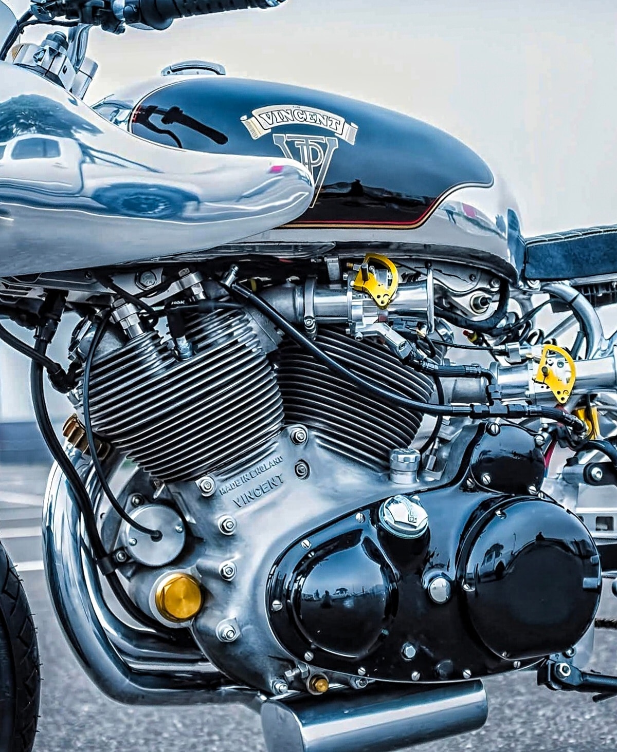OLD - 21st Century Vincent Black Shadow Café Racer 💙🇬🇧💙 A 21st Century ...