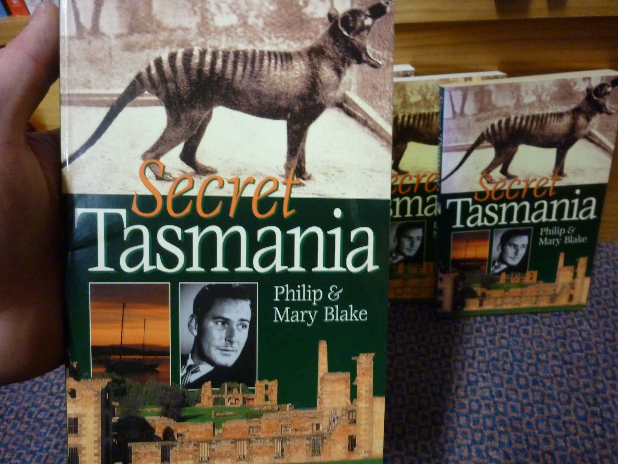 洋書 s of Tasmania 洋書 s of Tasmania 洋書 s of Tasmania Tasmania (TAS) by Linsie Tan